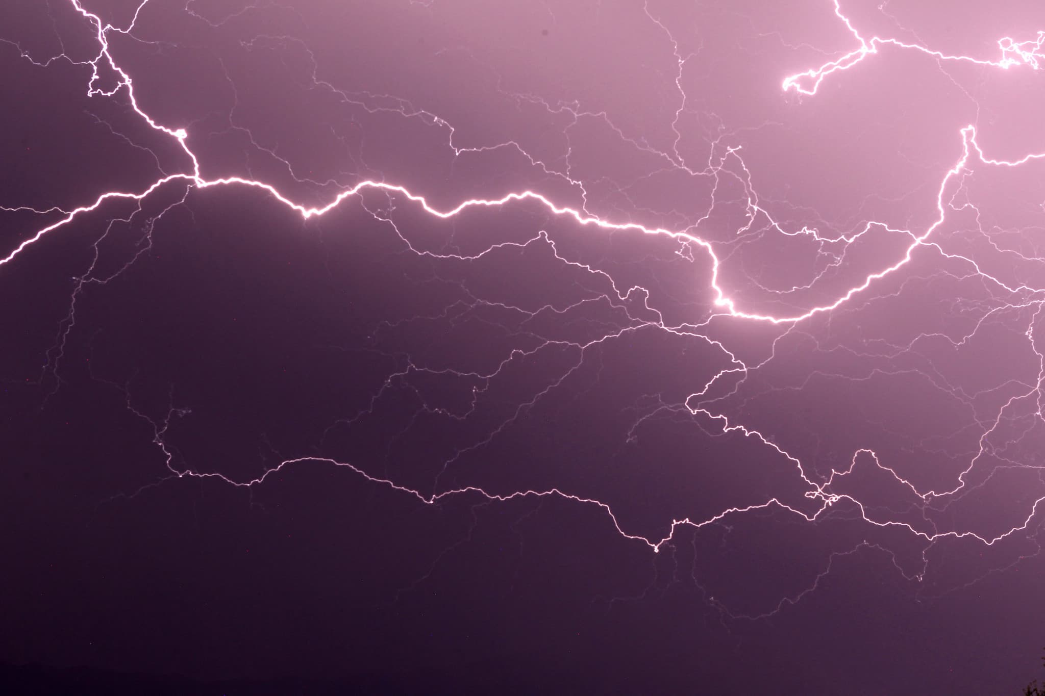 Orage imprévisible: La foudre s’abat sur un groupe de randonneurs dans les Pyrénées