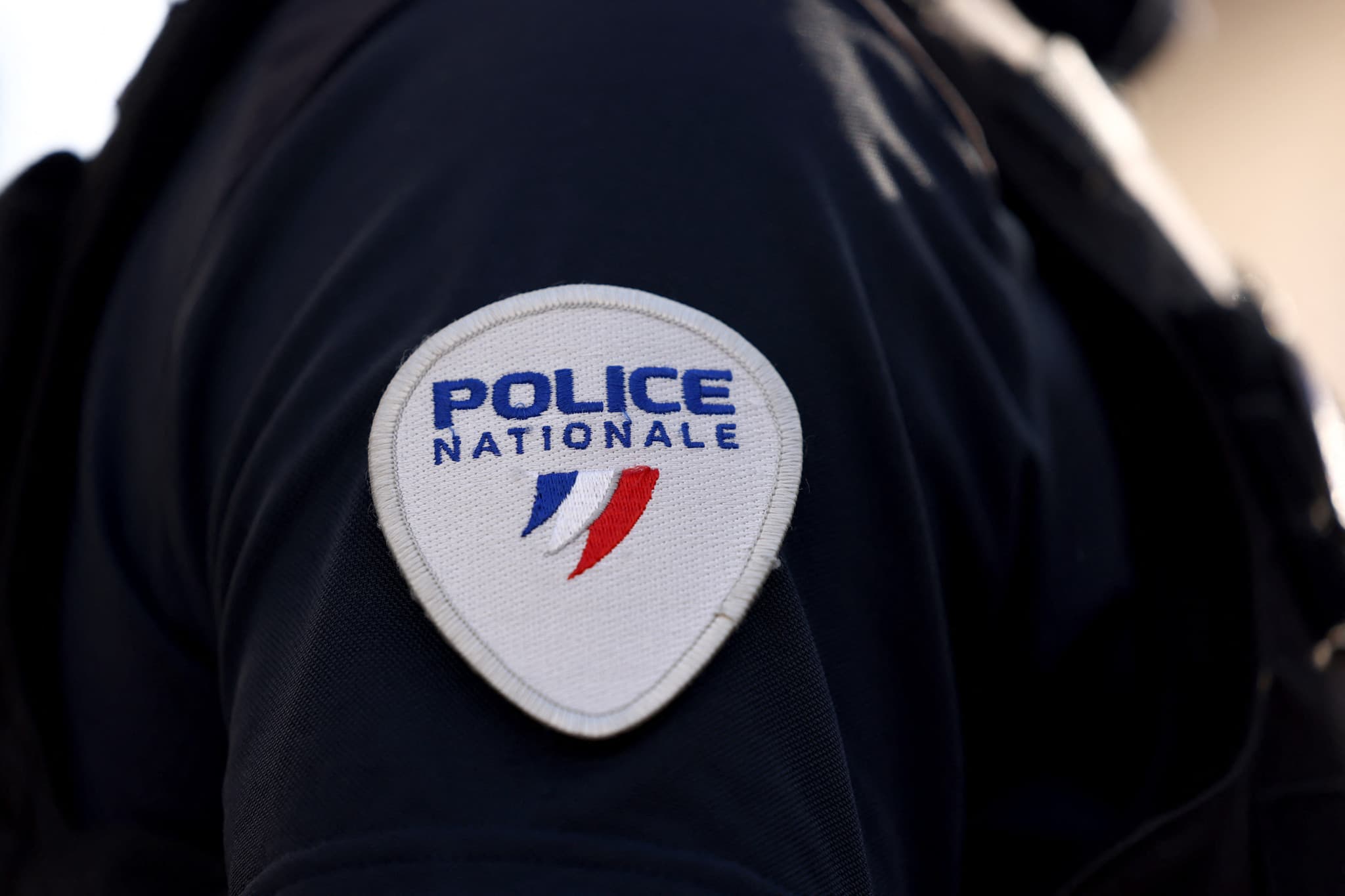 Drame en Bretagne: Un forcené tue une femme et se retranche dans un immeuble
