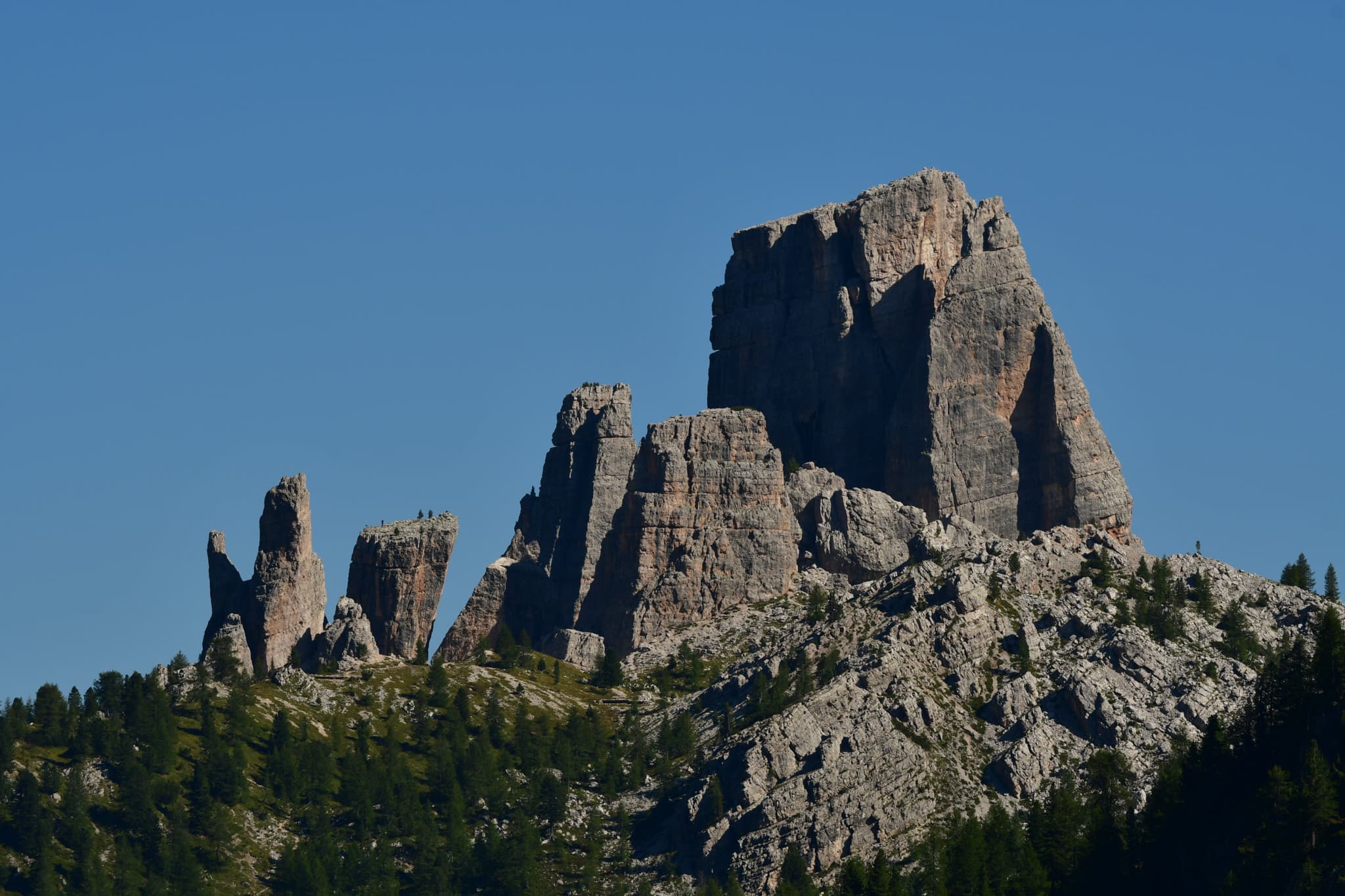 Dolomites italiennes: Une médecin chute de plusieurs dizaines de mètres en plein sauvetage