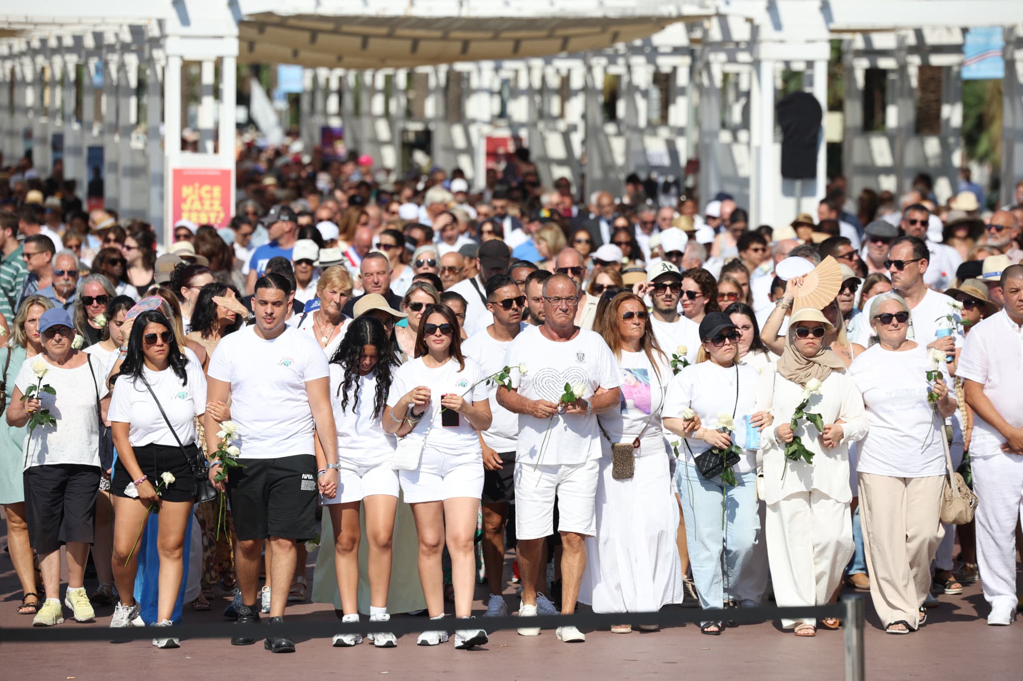 Attentat de Nice: Marche blanche pour commémorer les 10 ans de l’attentat au camion-bélier
