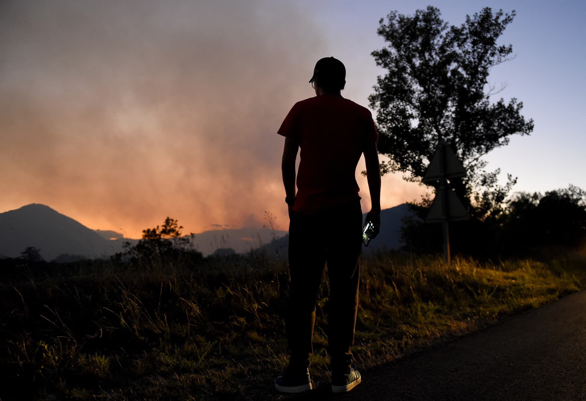 Triste record en France: Plus de 400 personnes interpellées à la suite des incendies