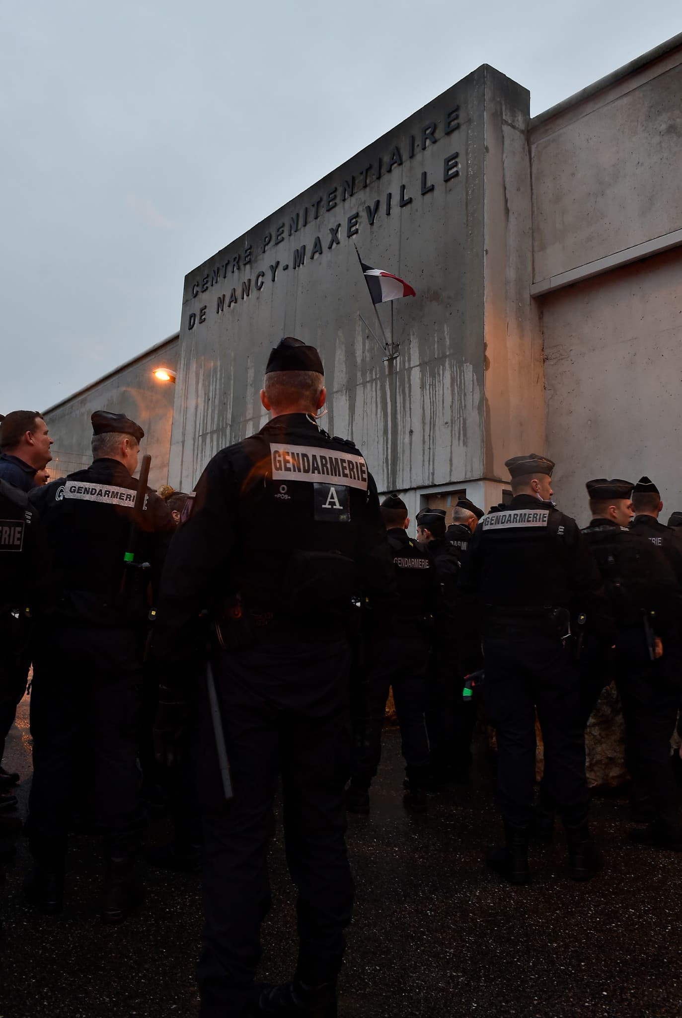 Meurtre par armes à feu: Un homme abattu par un commando armé près de Nancy