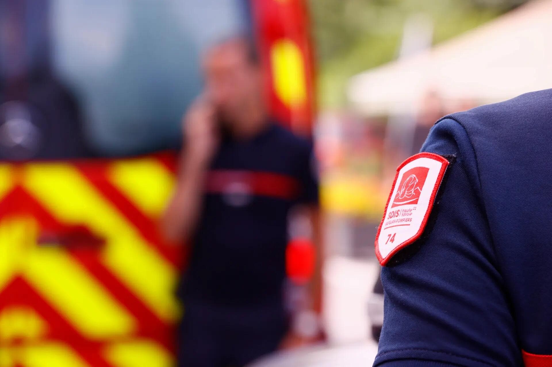 Drame en Haute-Savoie: Un homme décède après l’incendie de détritus dans son appartement