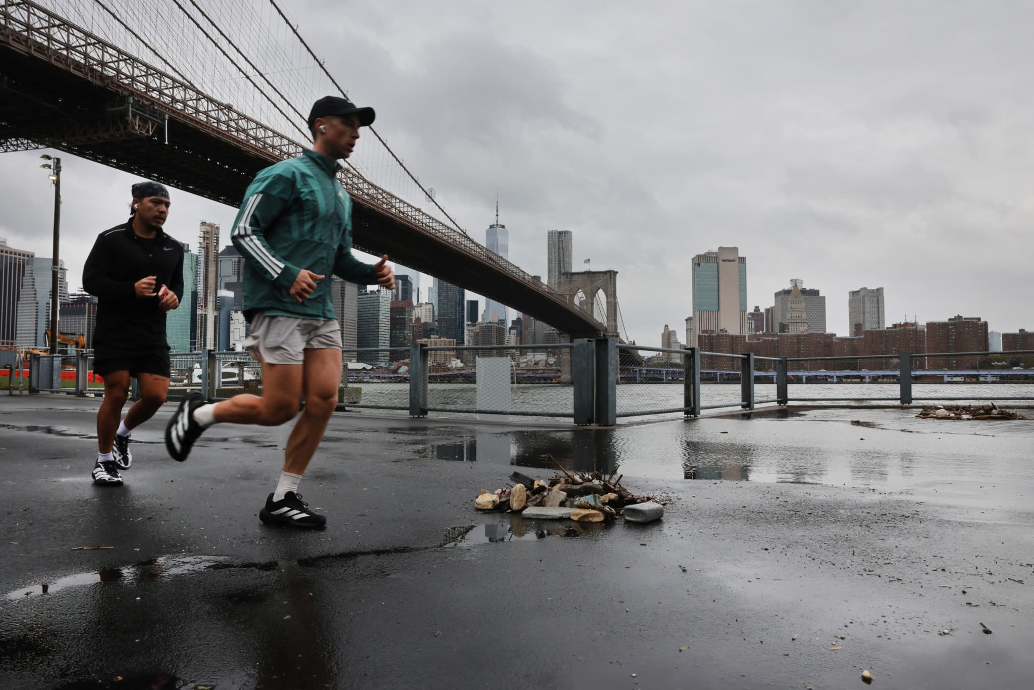 Météo extrême: New York et Boston frappé par une tempête rare pour la saison