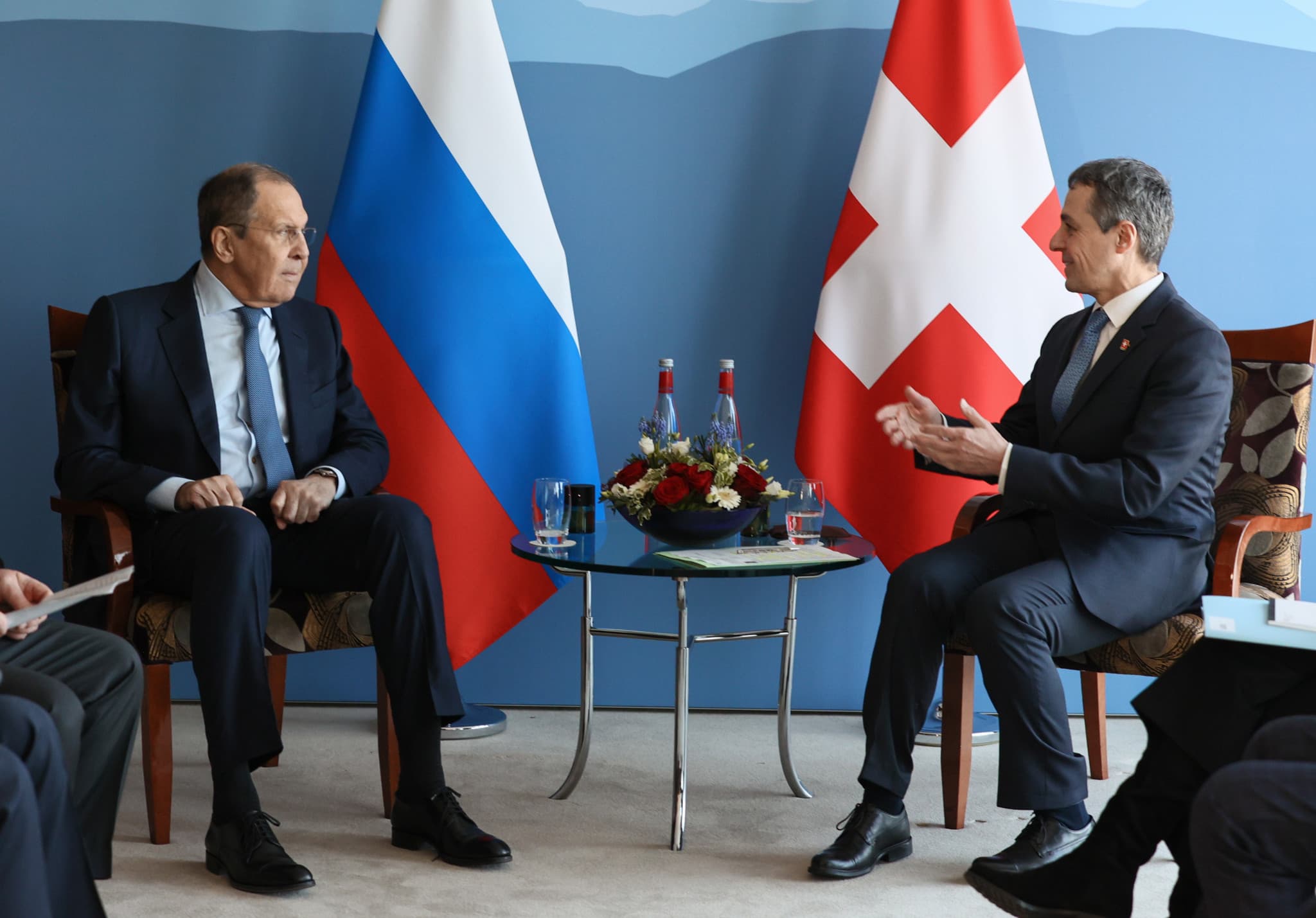 Initiative sur la neutralité: La Russie de Poutine donne des leçons de démocratie à la Suisse