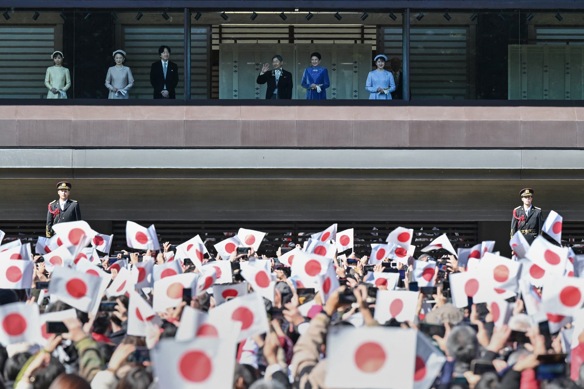 Succession impériale au Japon: Le Parlement japonais maintient l’exclusion des femmes du trône