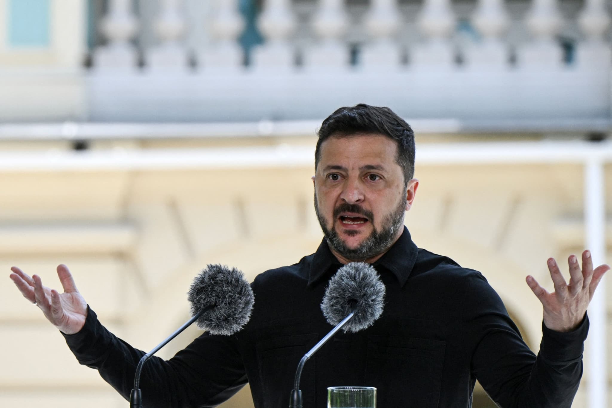 Guerre en Ukraine: Zelensky limoge son commandant en chef et nomme Mykhaïlo Drapaty