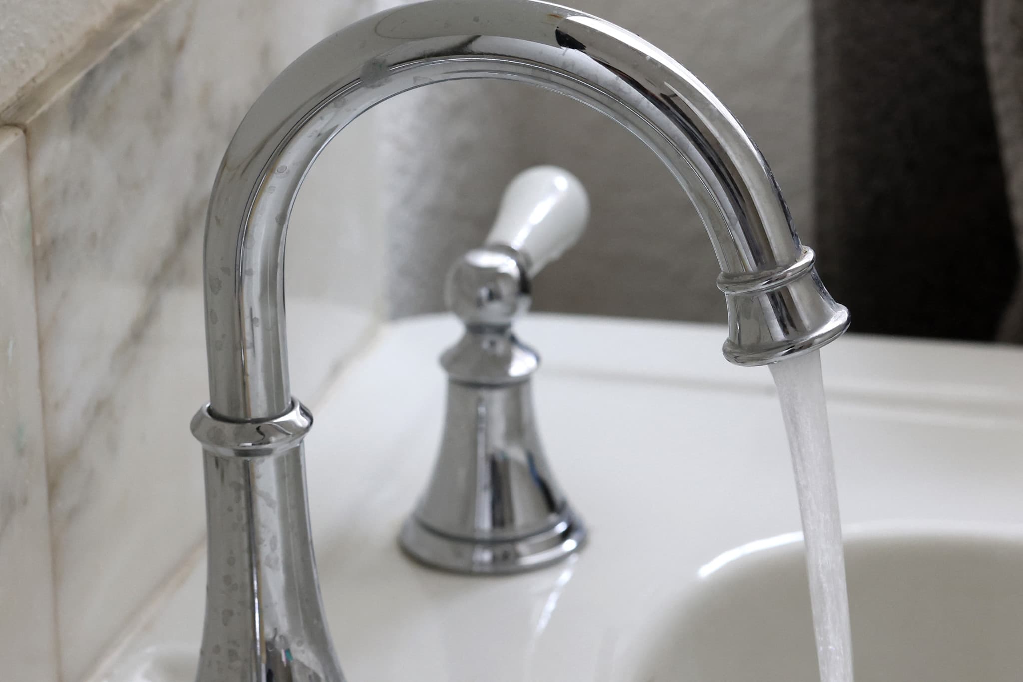 «Polluants éternels»: Le projet fédéral sur les PFAS attaqué de plusieurs côtés