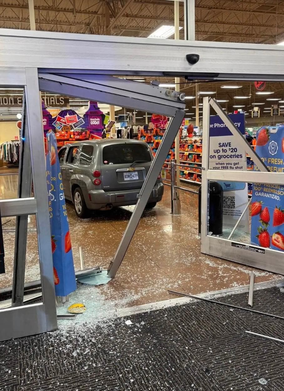 Insolite au Texas: Une envie pressante le pousse à défoncer l’entrée d’un supermarché