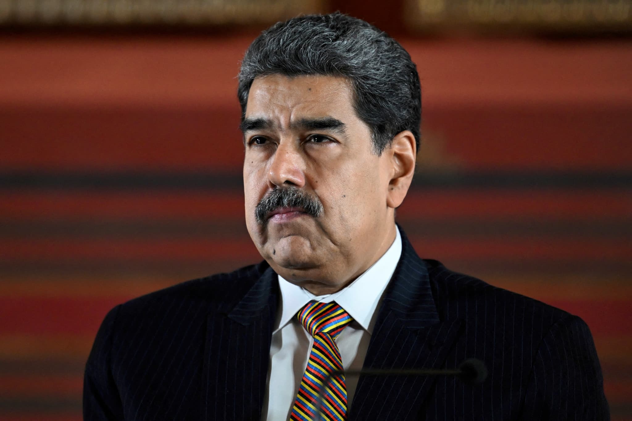 Crise vénézuélienne: Maduro joue les artisans de paix derrière les barreaux