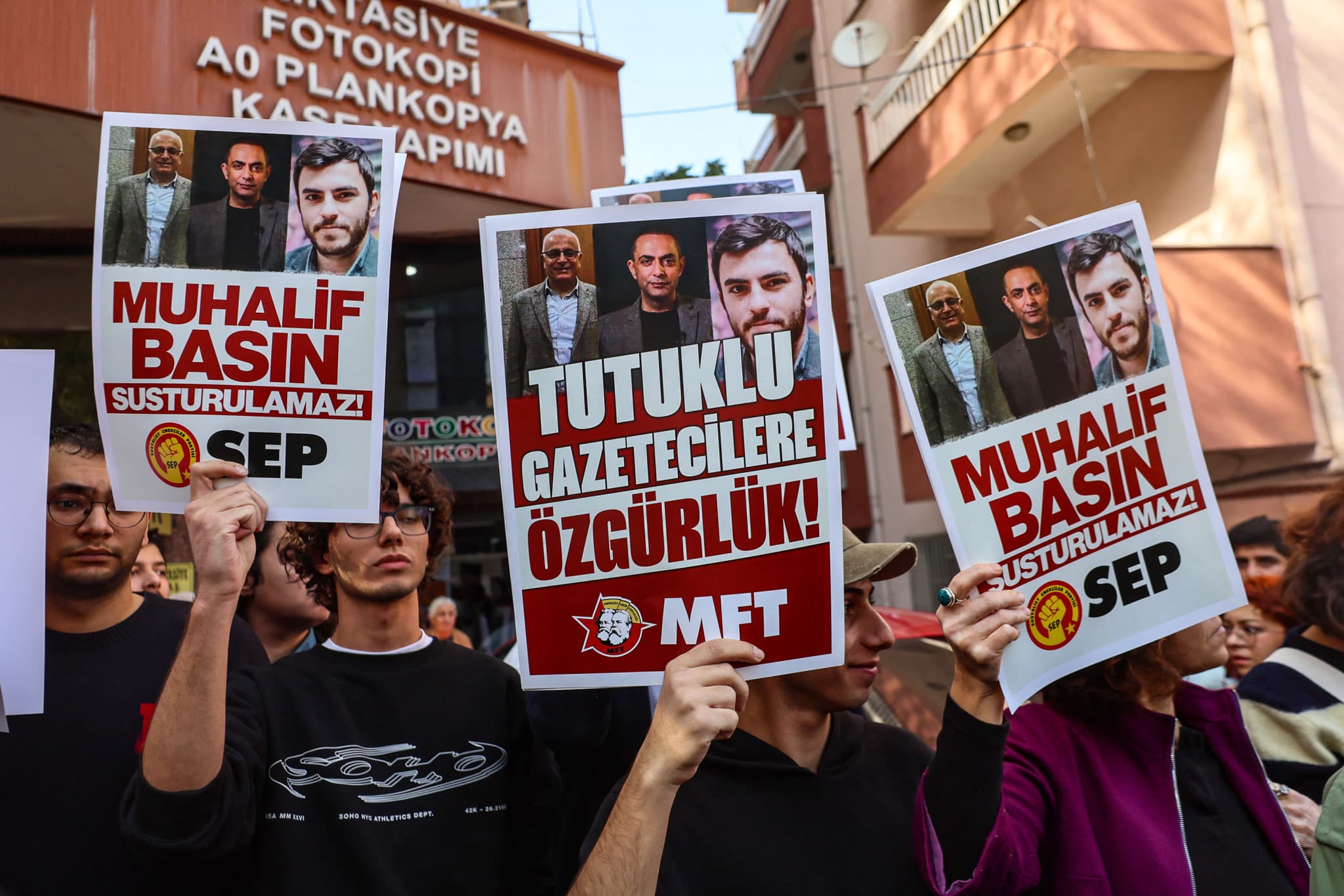 Liberté de presse en Turquie: «Assez»: les journalistes turcs dénoncent la pression du pouvoir