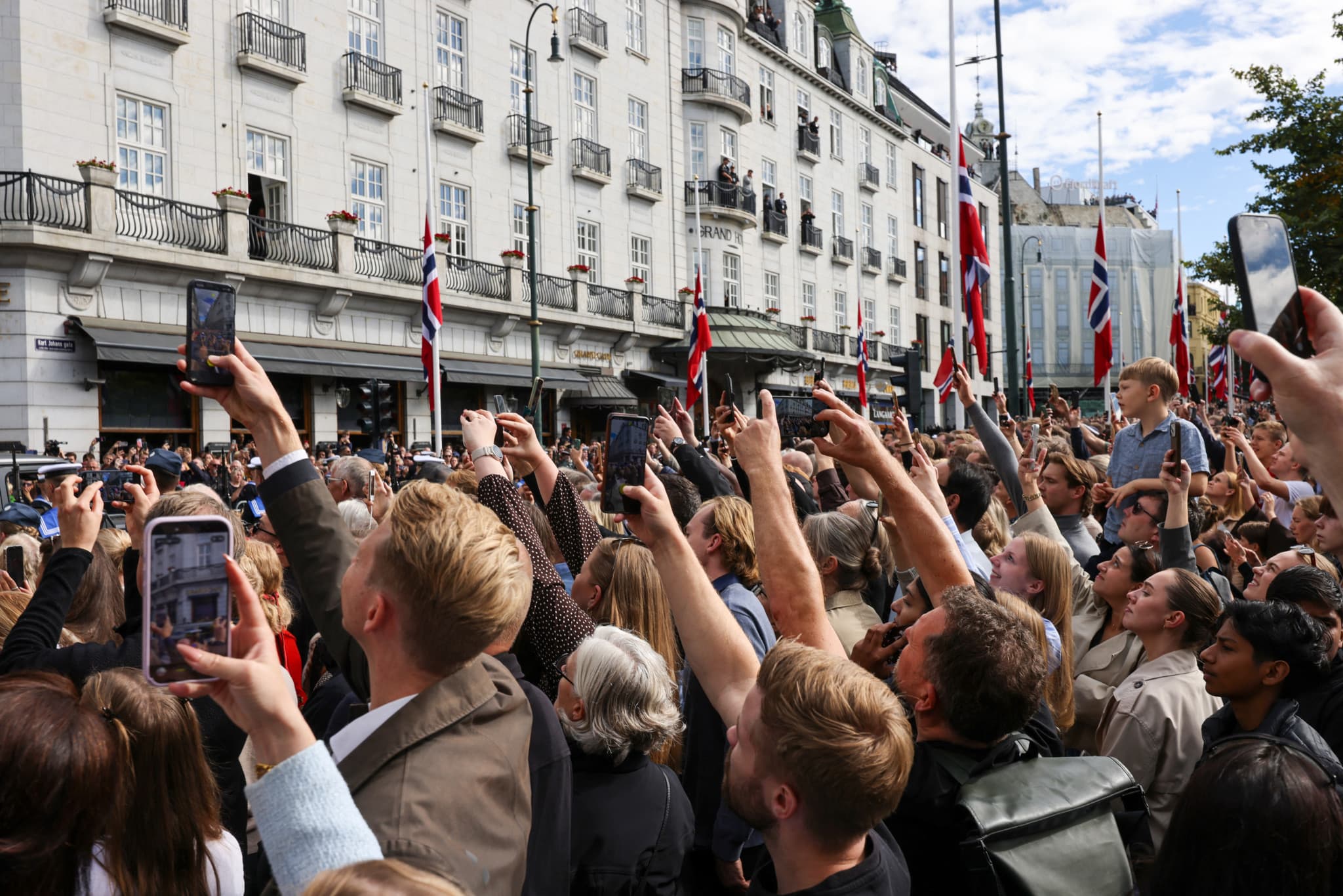 Obsèques de Harald V: La Norvège fait ses adieux à son roi devant une foule immense