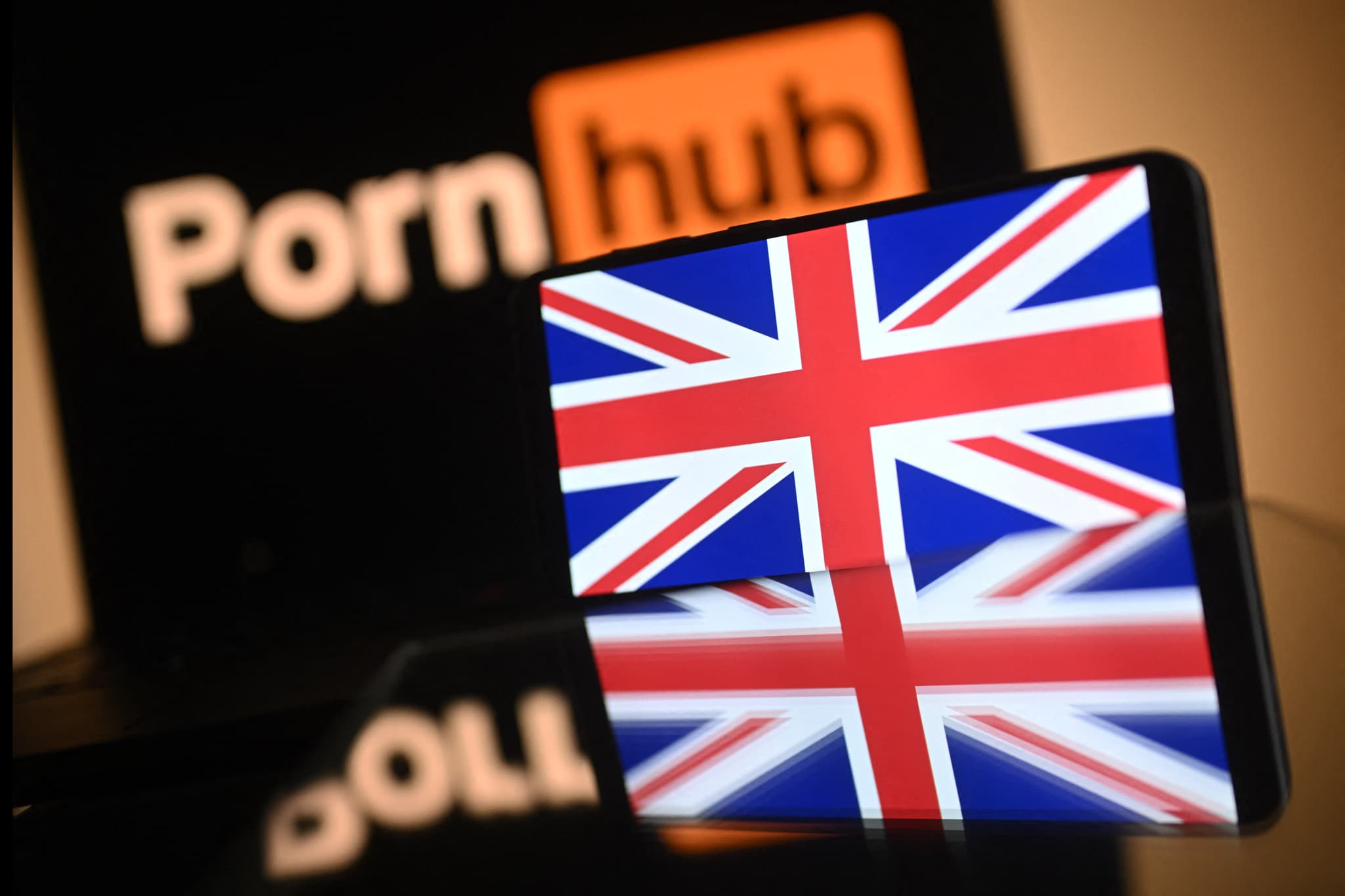 Protection des mineurs: Pornhub ne vérifie pas assez l’âge de ses utilisateurs selon Londres