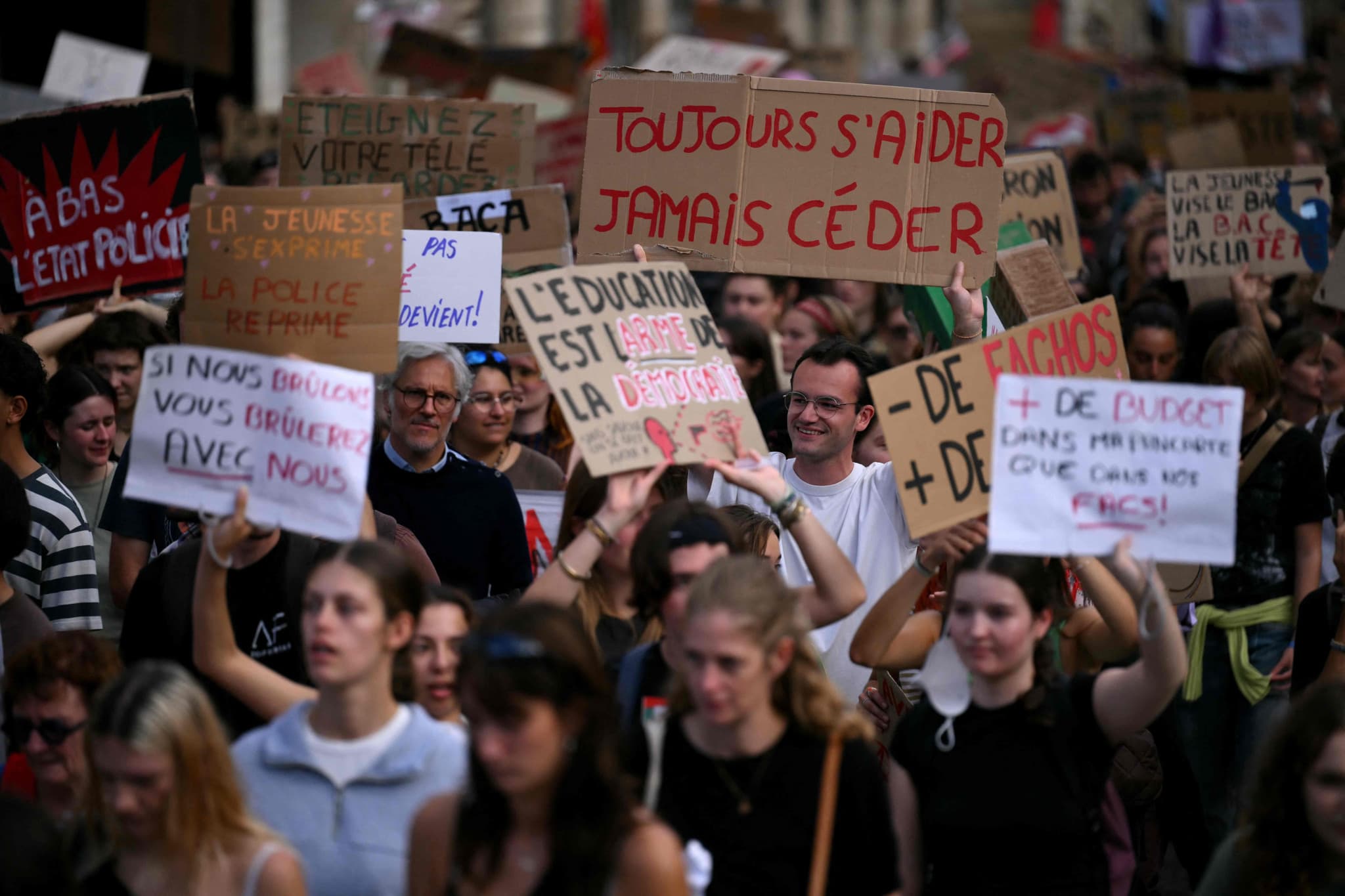 Manifestations lycéennes: «L’École publique en France? C’est de la maltraitance institutionnelle»