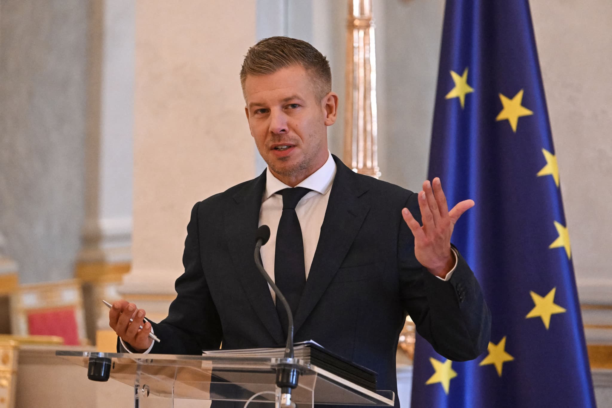 Situation en Hongrie: Comment Péter Magyar démolit l’État «illibéral» de Viktor Orbán