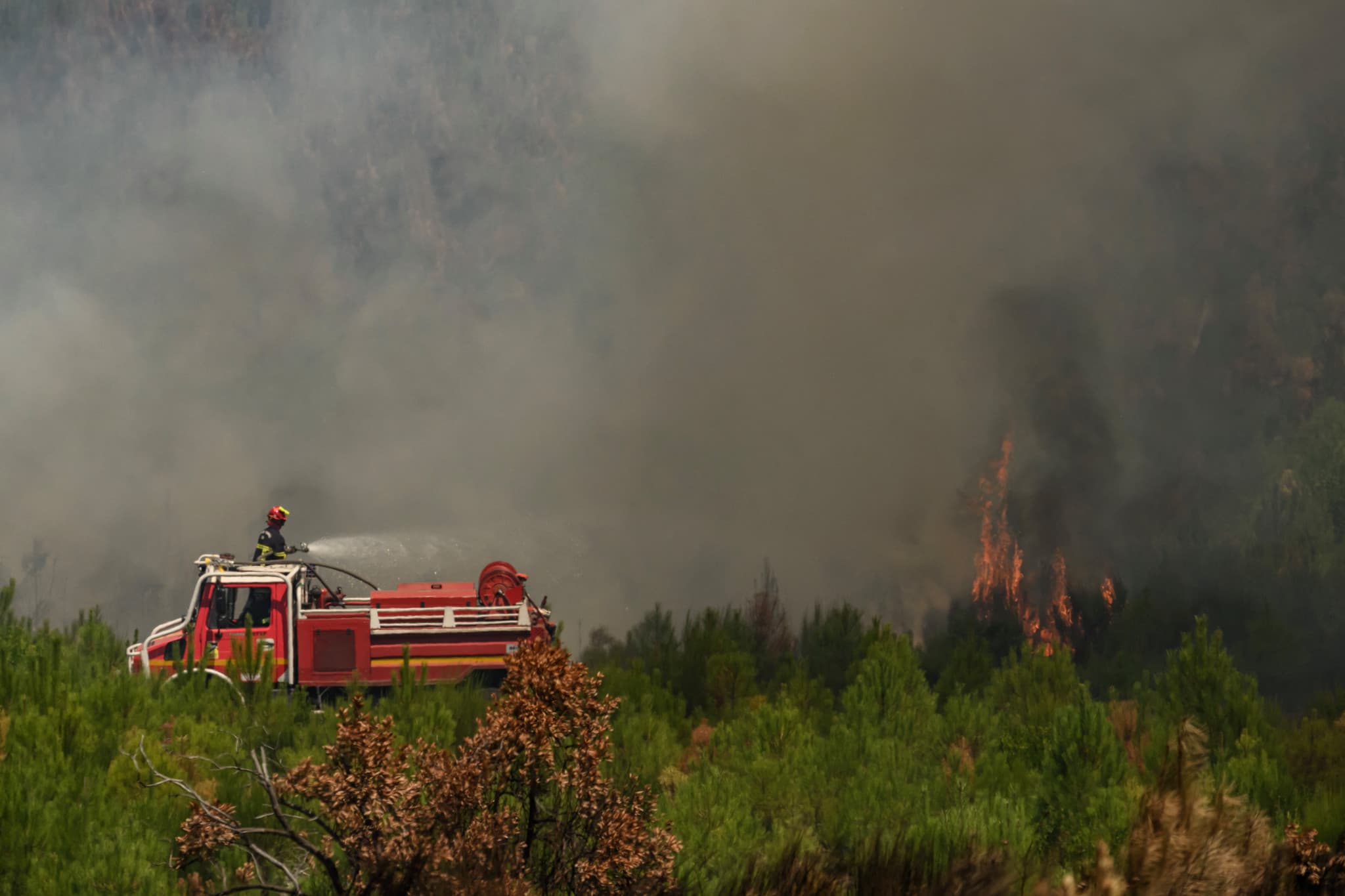 Incendies en Gironde: Dans l’enfer du «monstre de feu» avec les pompiers près de Lège-Cap-Ferret