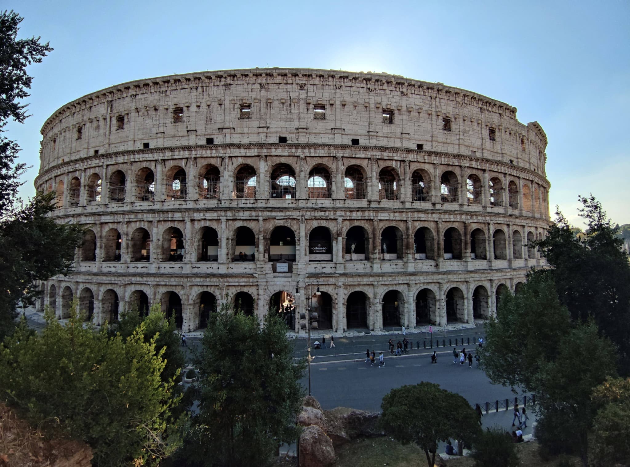 Drame à Rome: Un ouvrier de 22 ans meurt au Colisée, le monument ferme ses portes