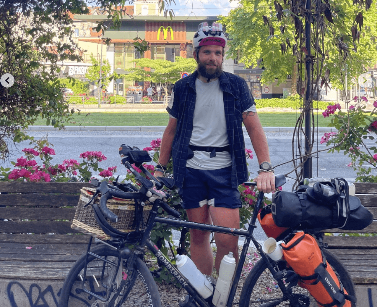 Défi insolite: Il fait le Tour de France des McDo à vélo pour dénoncer la malbouffe