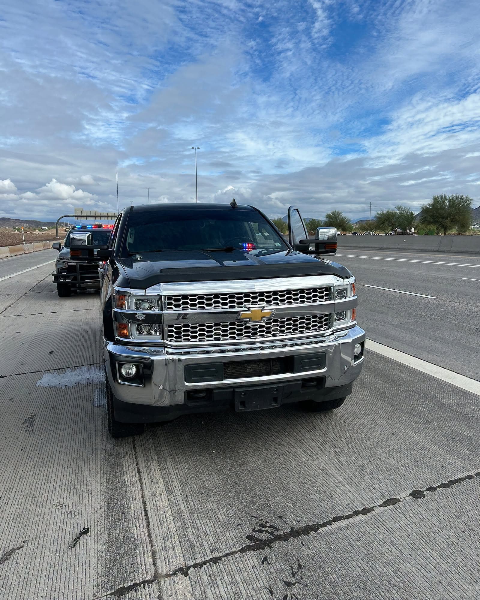 Insolite en Arizona: Un faux policier appelle la vraie police et se fait arrêter