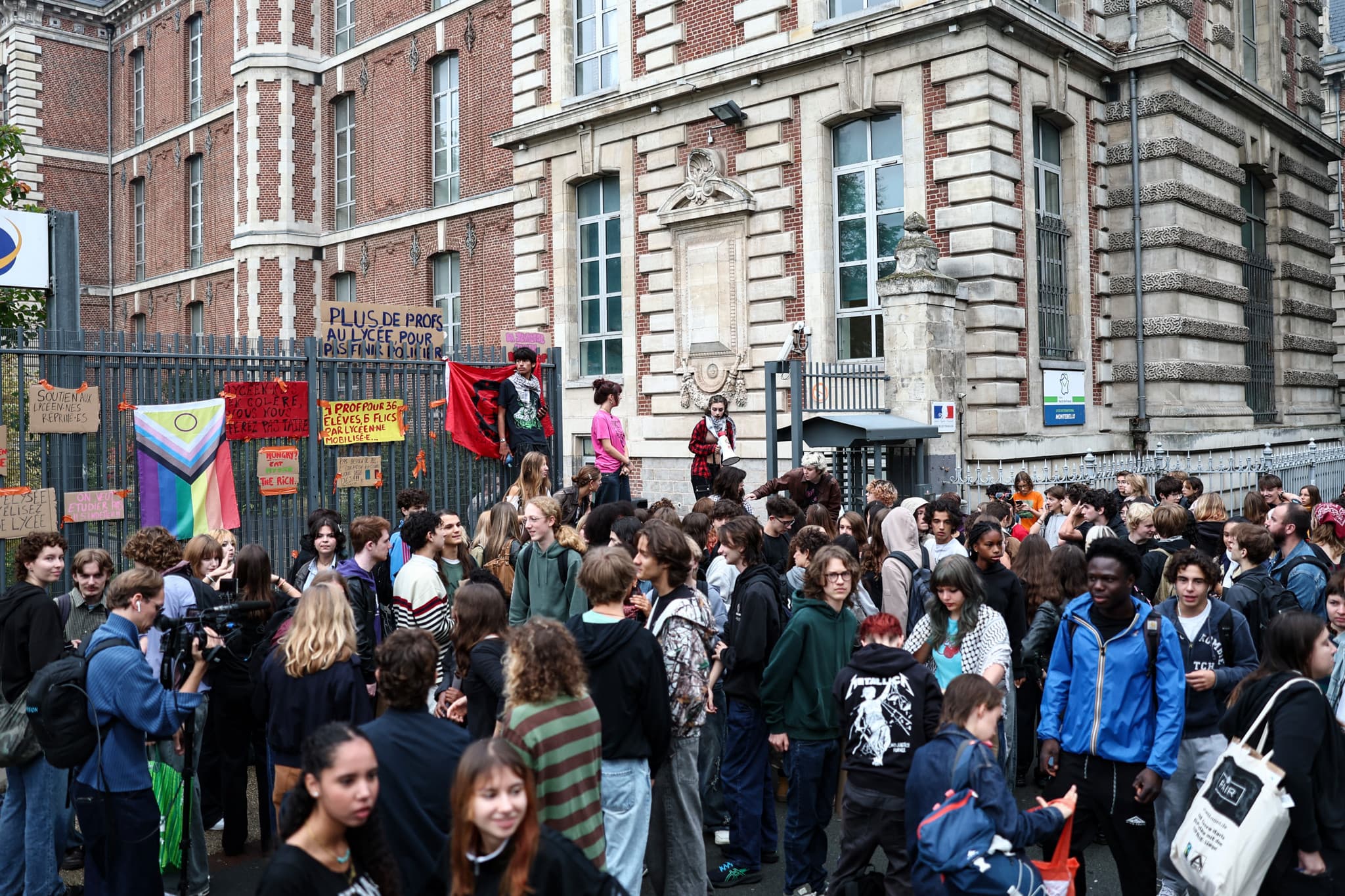 Mouvement lycéen à Lille: «Trop jeunes pour voter, assez grands pour se faire gazer»
