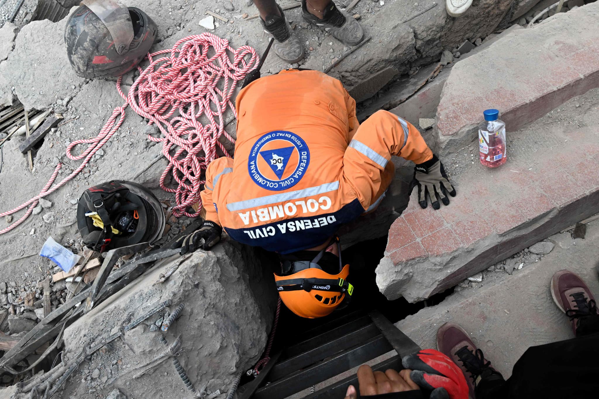 Séisme en Colombie: La course contre la montre pour sauver les survivants touche à sa fin
