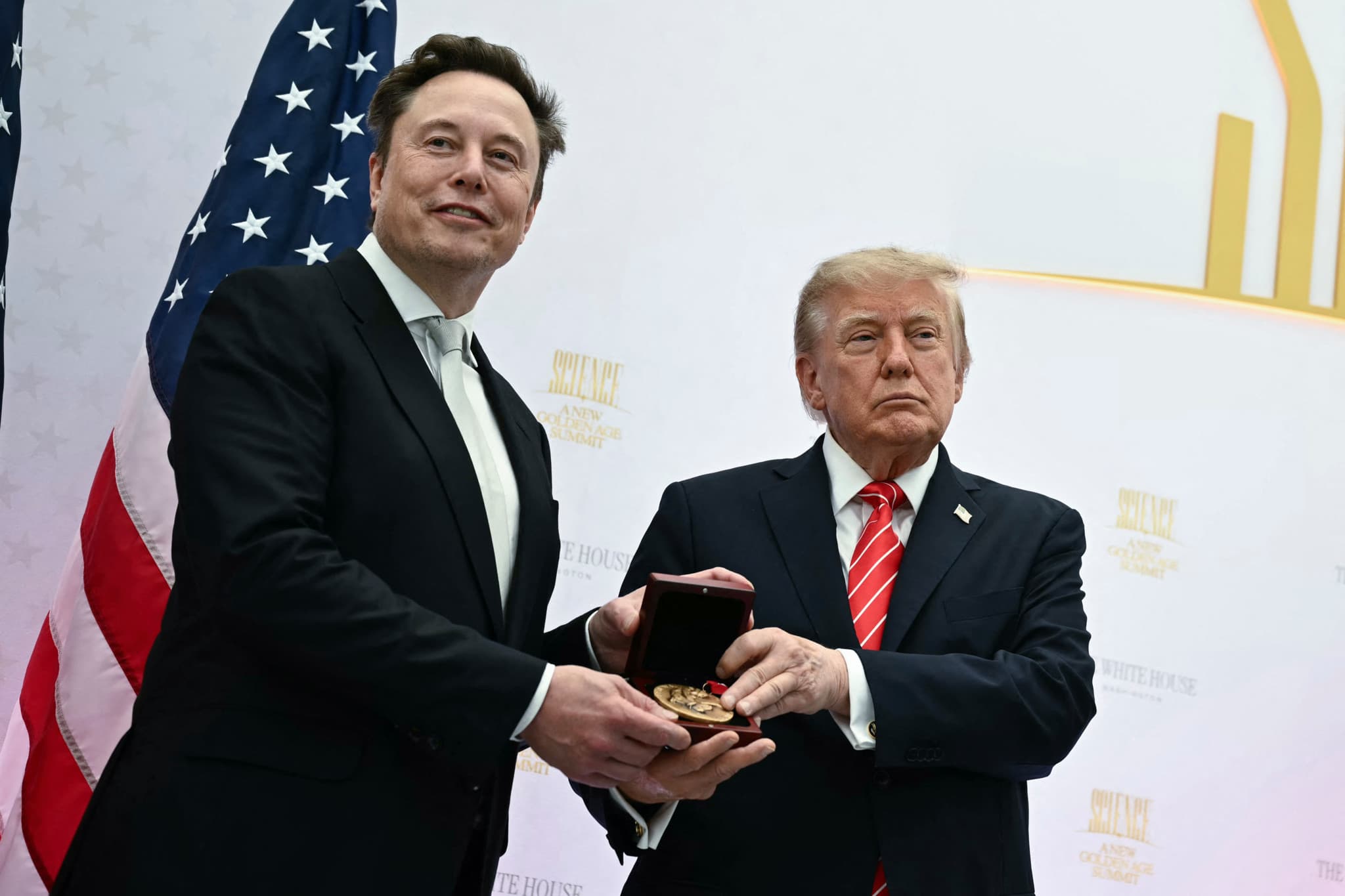 Guerre en Ukraine: Elon Musk accuse Donald Trump suite au ralentissement du réseau dans le pays