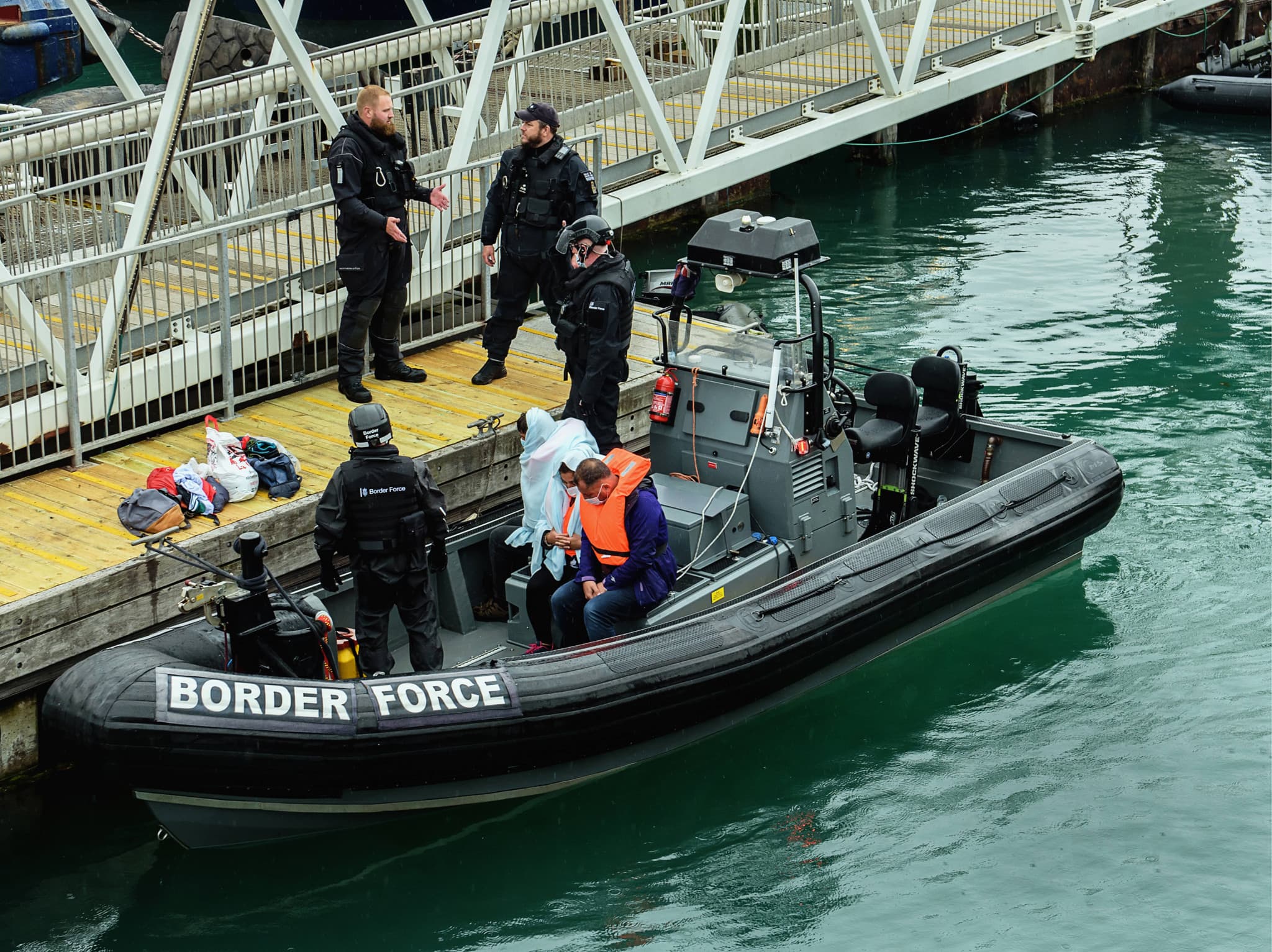 Immigration au Royaume-Uni: Des manifestants anti-migrants paralysent le port de Douvres pendant plusieurs heures