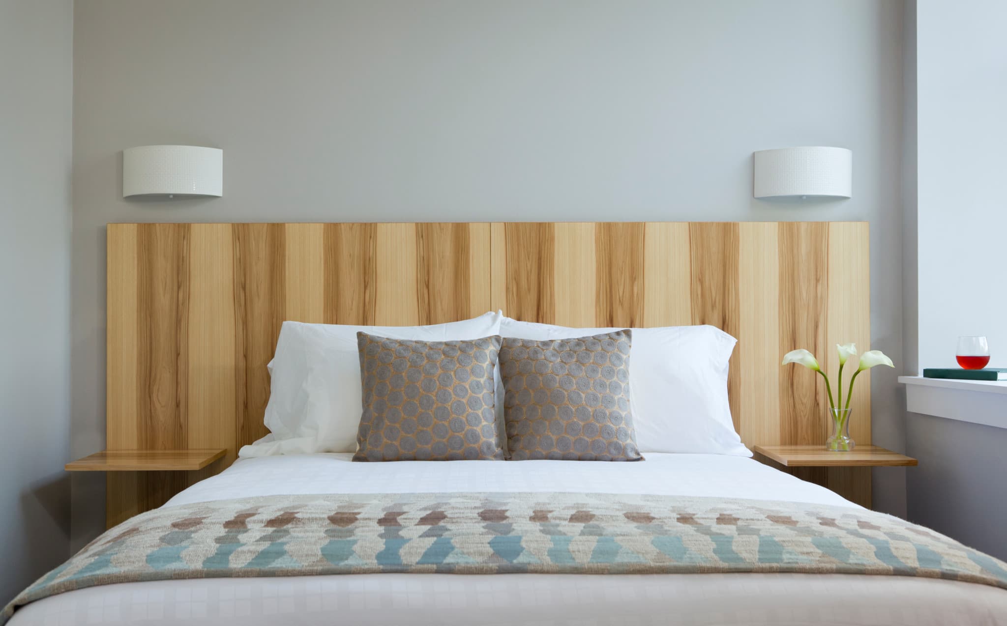 Surveillance illégale: Filmés à leur insu dans leur chambre Airbnb, ils renoncent à Madrid