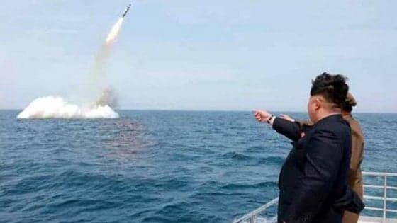 La Corée du Nord lance de nouveaux missiles balistiques vers la mer du Japon : Séoul renforce son alerte militaire