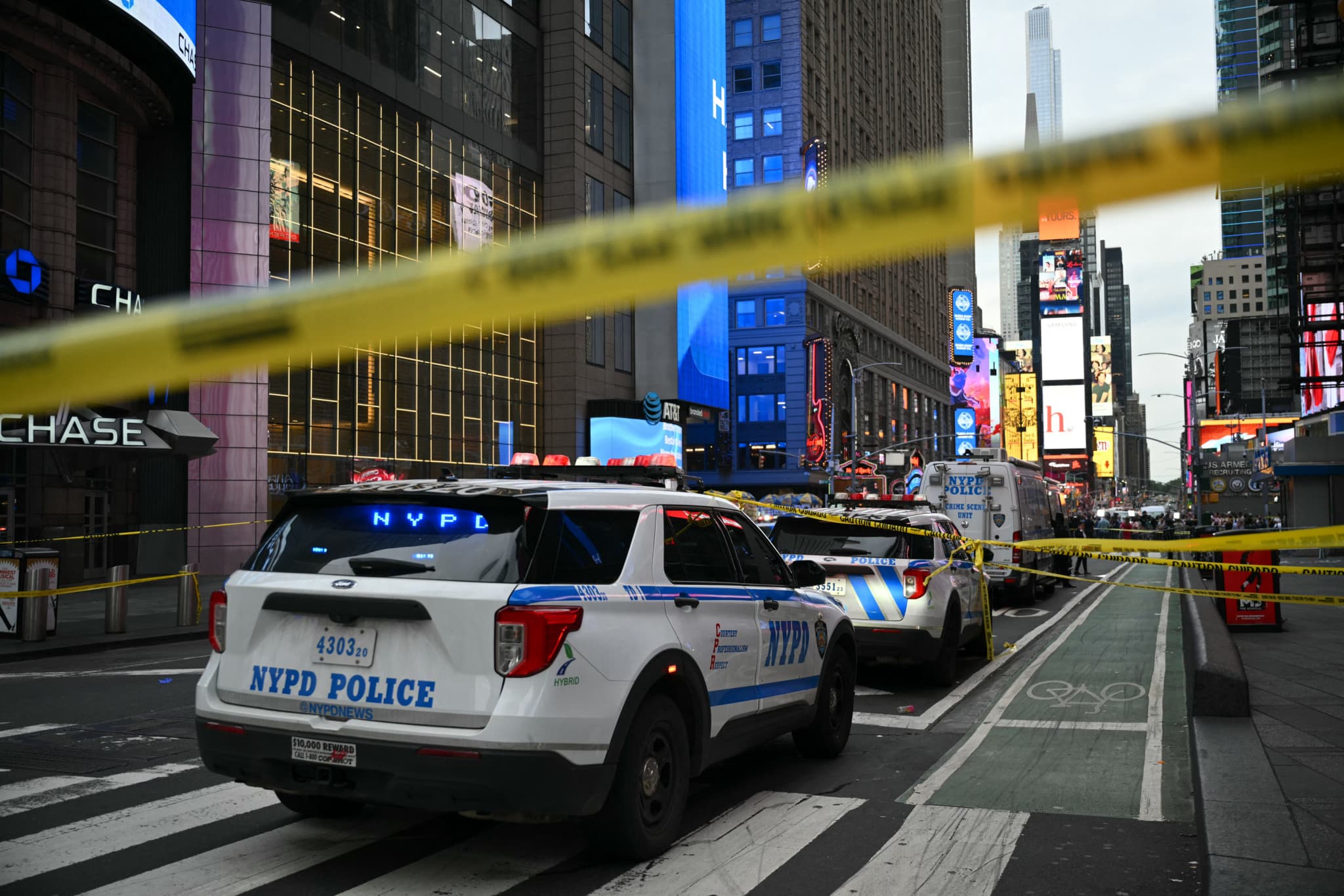Attaque au couteau à Times Square: Une femme tuée par la police après avoir poignardé des passants