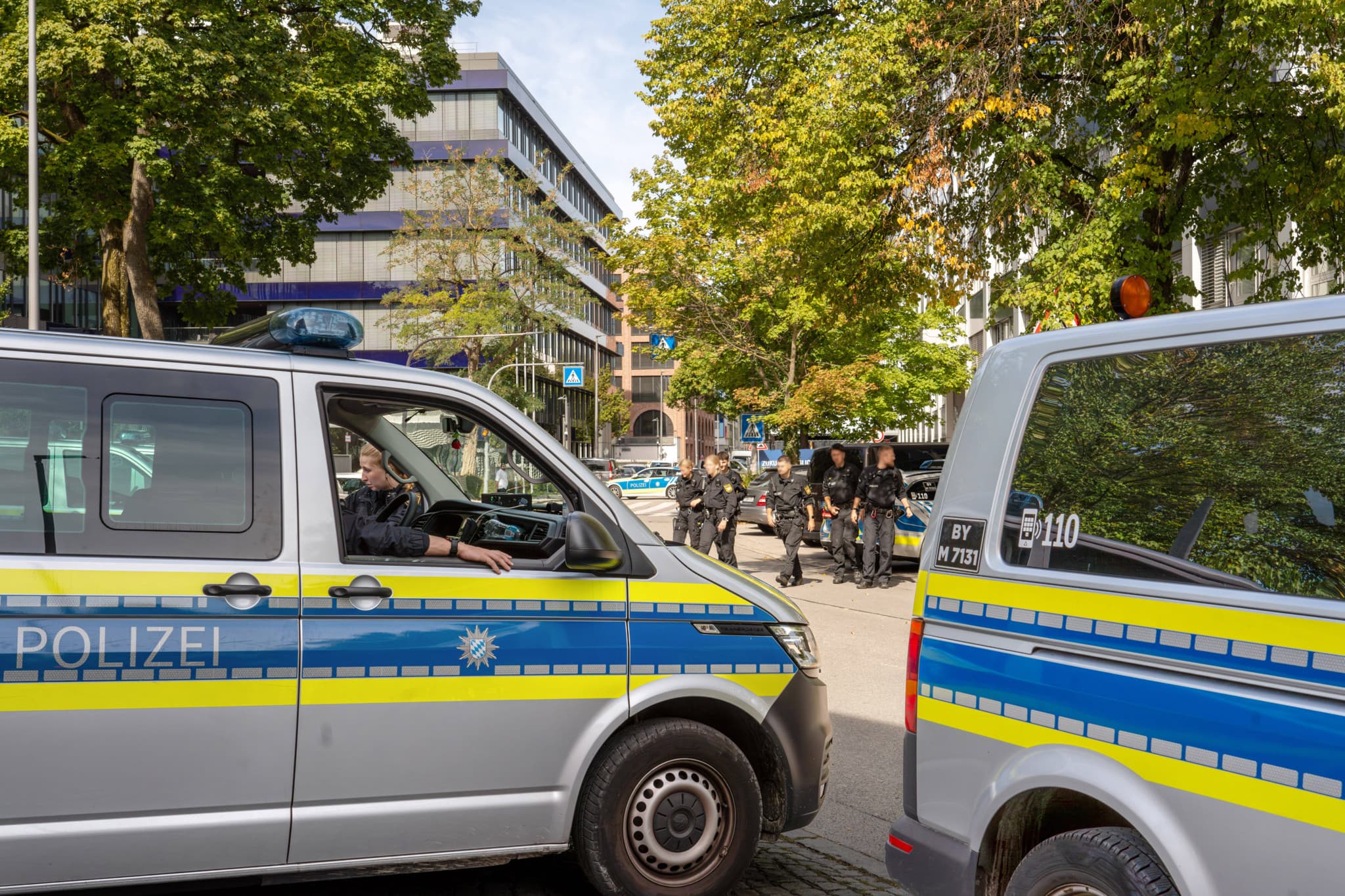 Sabotage à Munich: Des engins incendiaires lancés contre des entreprises d’armement