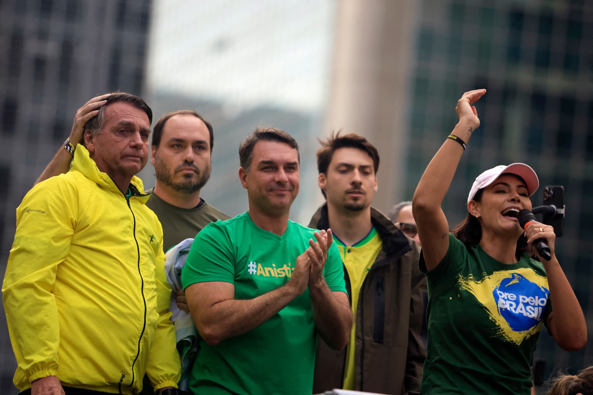 Le pouvoir en famille: Derrière la fuite de Flavio Bolsonaro, les casseroles d’une dynastie brésilienne