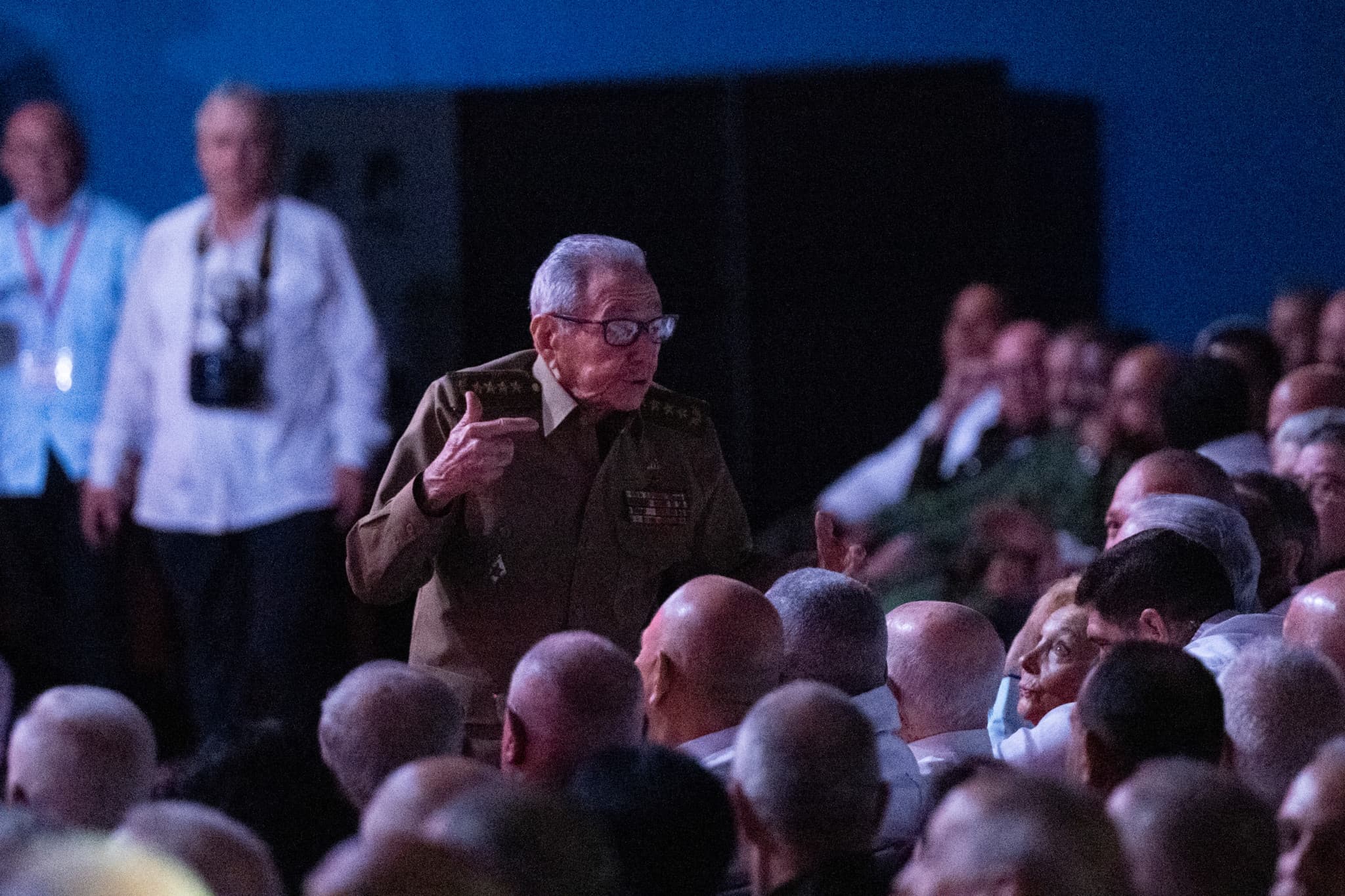 Cuba: Raúl Castro réapparaît pour le centenaire de Fidel malgré son inculpation