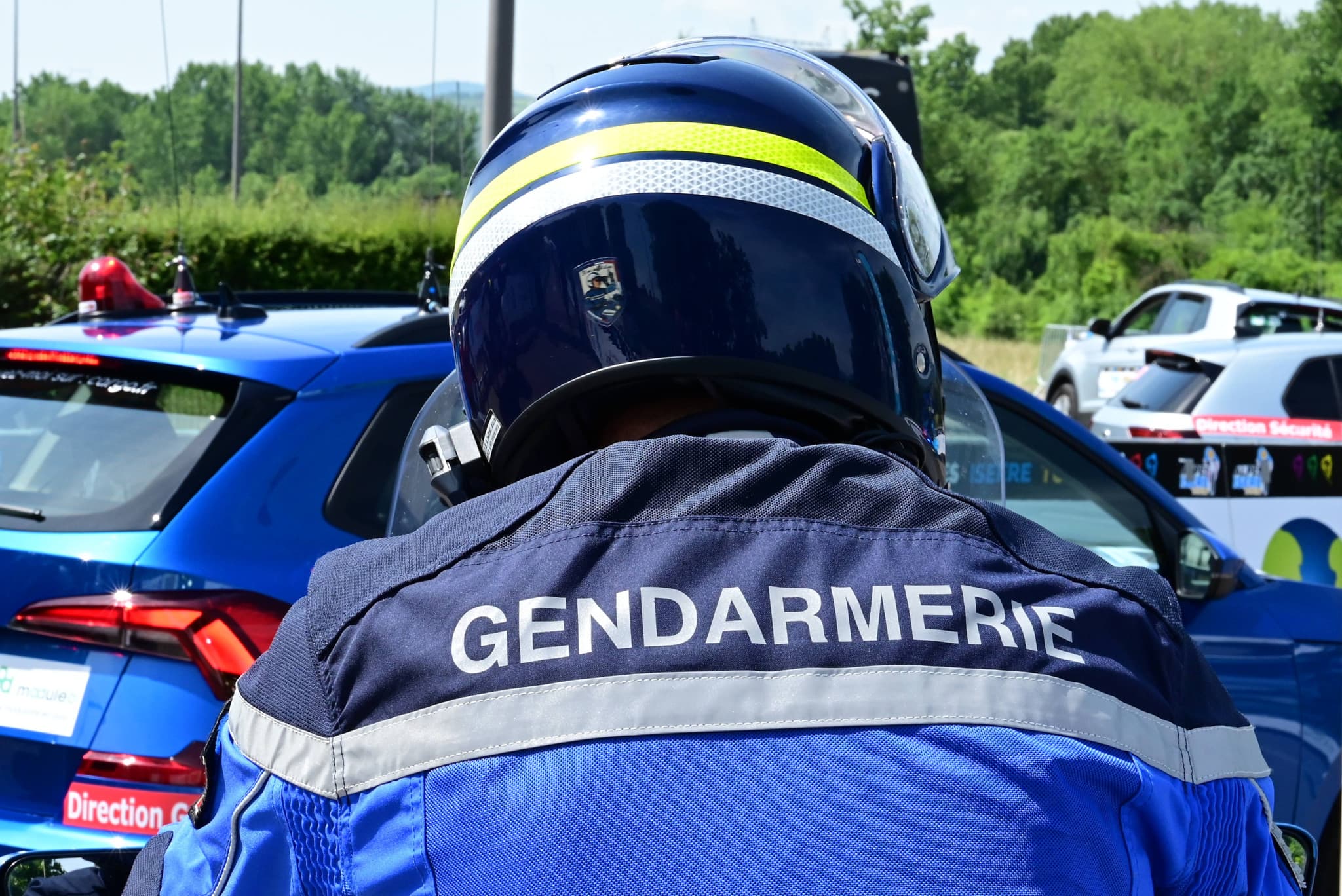 Course-poursuite en Isère: Une voiture volée remplie de téléphones provoque une traque sur l’A43