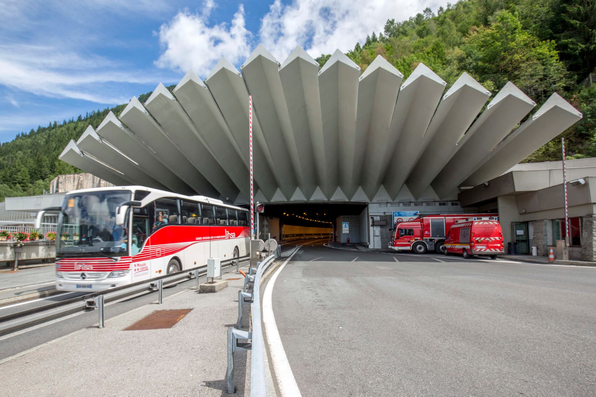 Travaux de rénovation: Le tunnel du Mont-Blanc fermera 15 semaines en 2027 et 2028