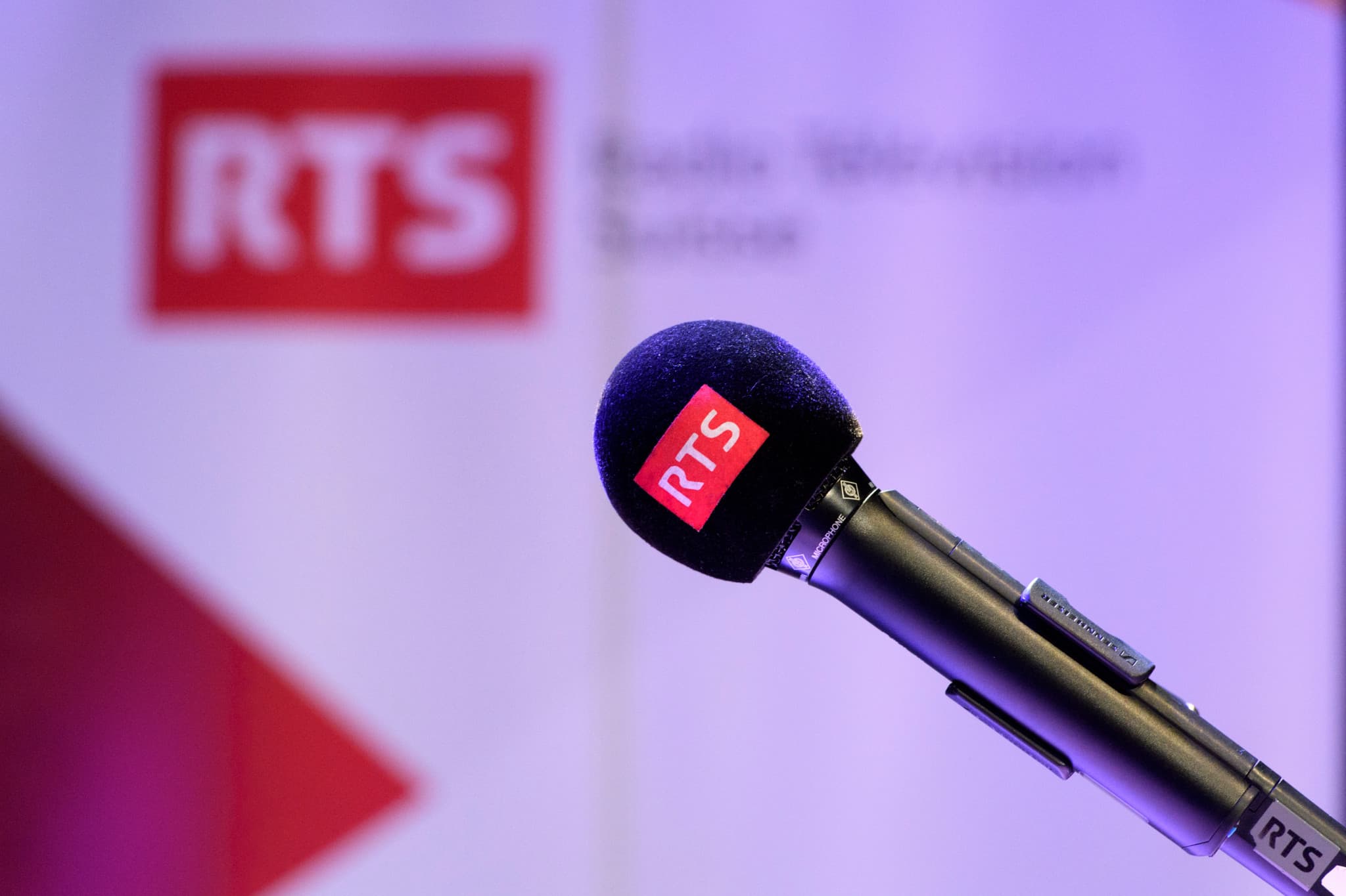 Manifestations à Paris: Des gardes du corps pour protéger les journalistes de la RTS