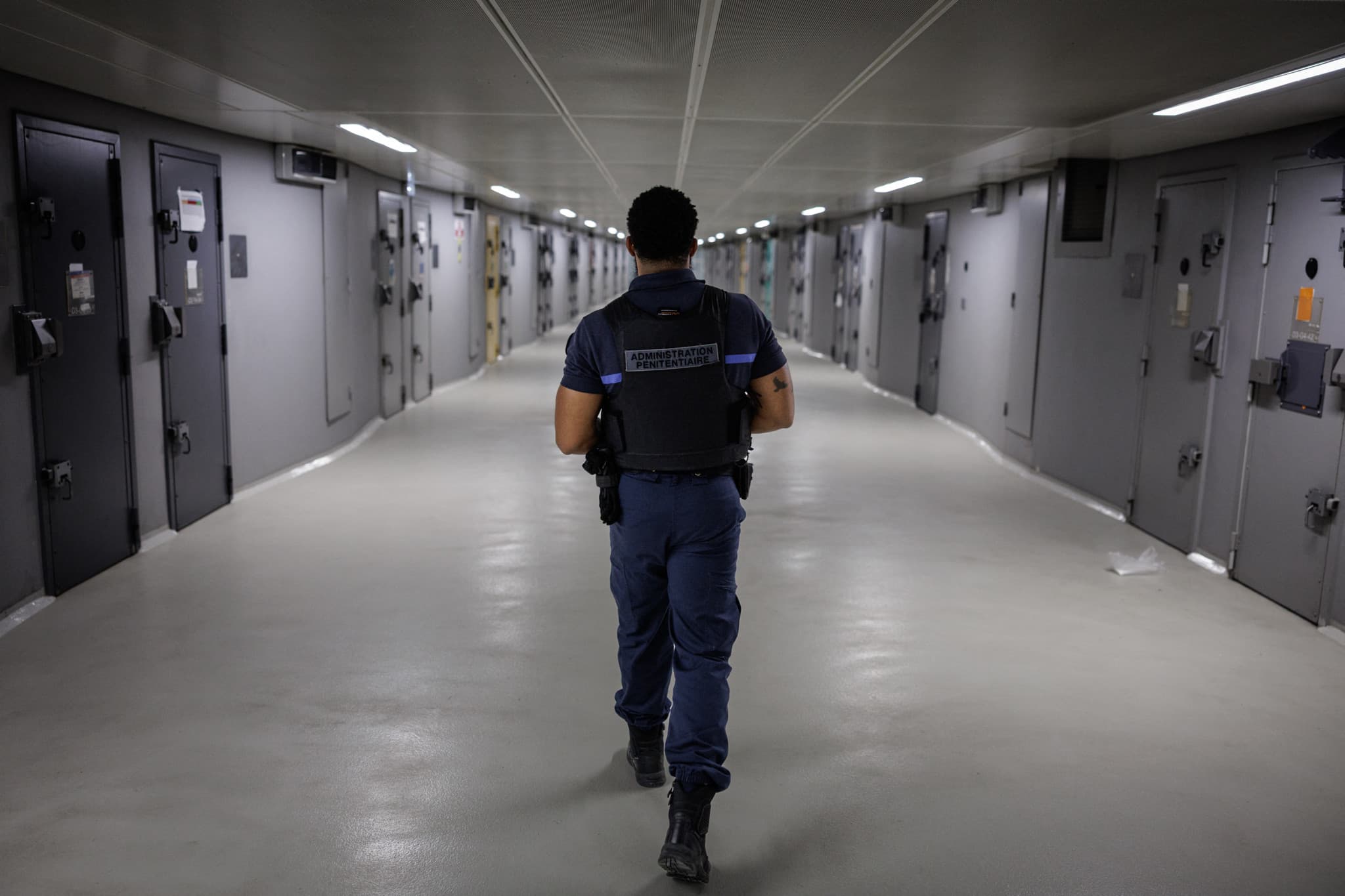 Surveillant à Fleury-Mérogis: Un gardien de prison volait les cigarettes des détenues, il est condamné