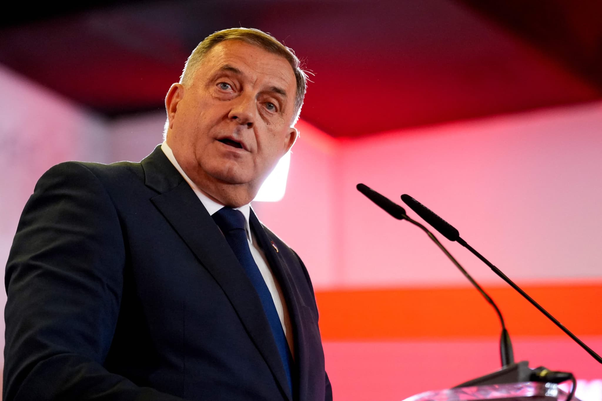 Élections en Bosnie: Milorad Dodik revendique la victoire et remercie Trump et Poutine