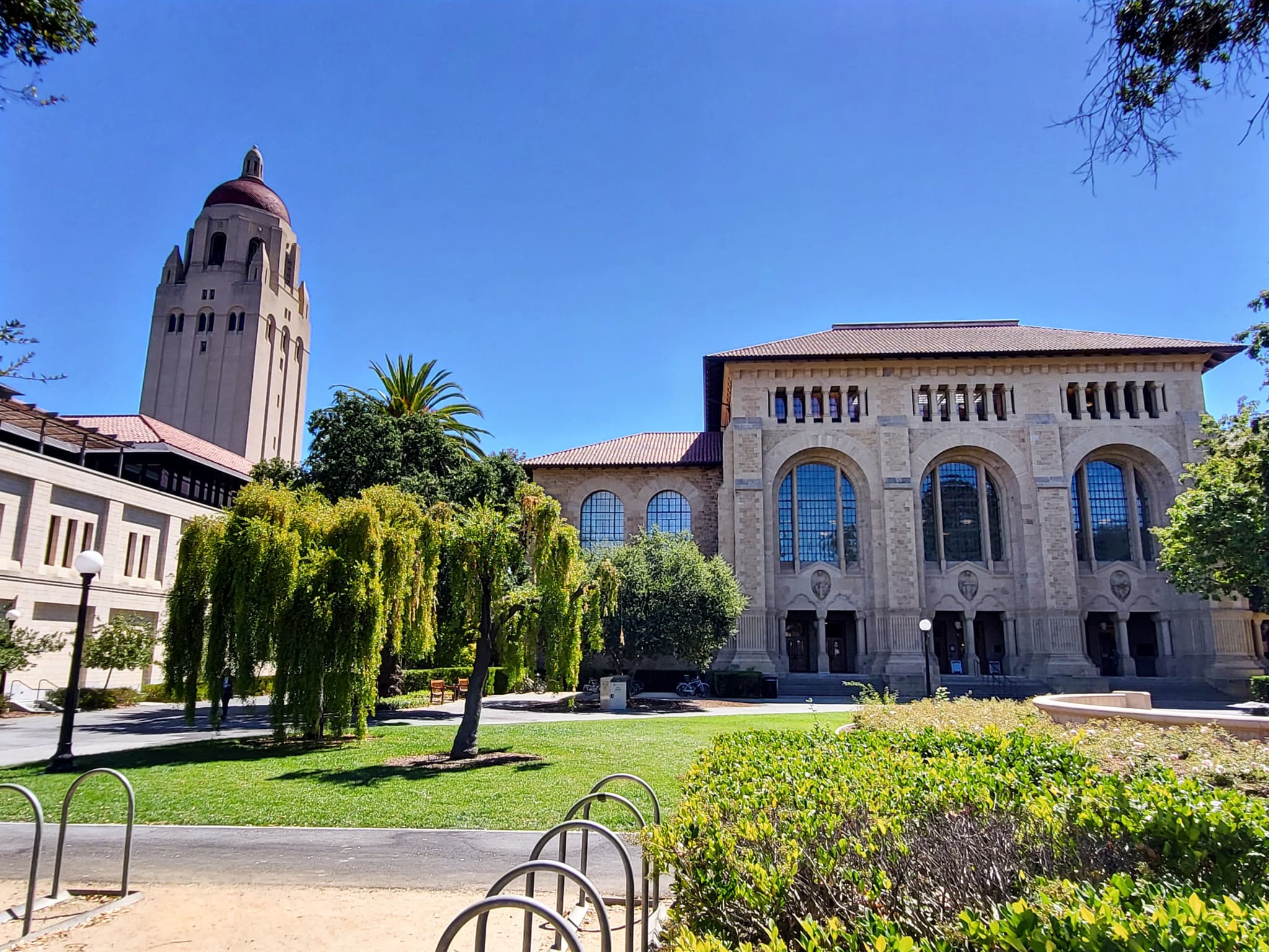Enquête aux États-Unis: Le cercle secret de l’université aux 10 milliards où l’on apprend à dominer le monde