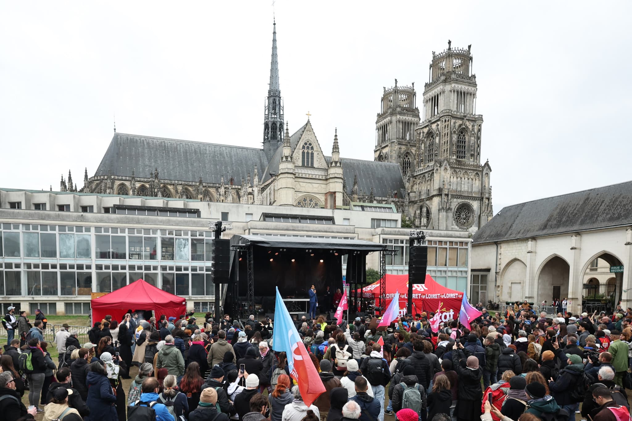 Au lendemain de la fusillade dans les Yvelines: Des centaines de personnes rendent hommage à Pengo Bossio Wangi