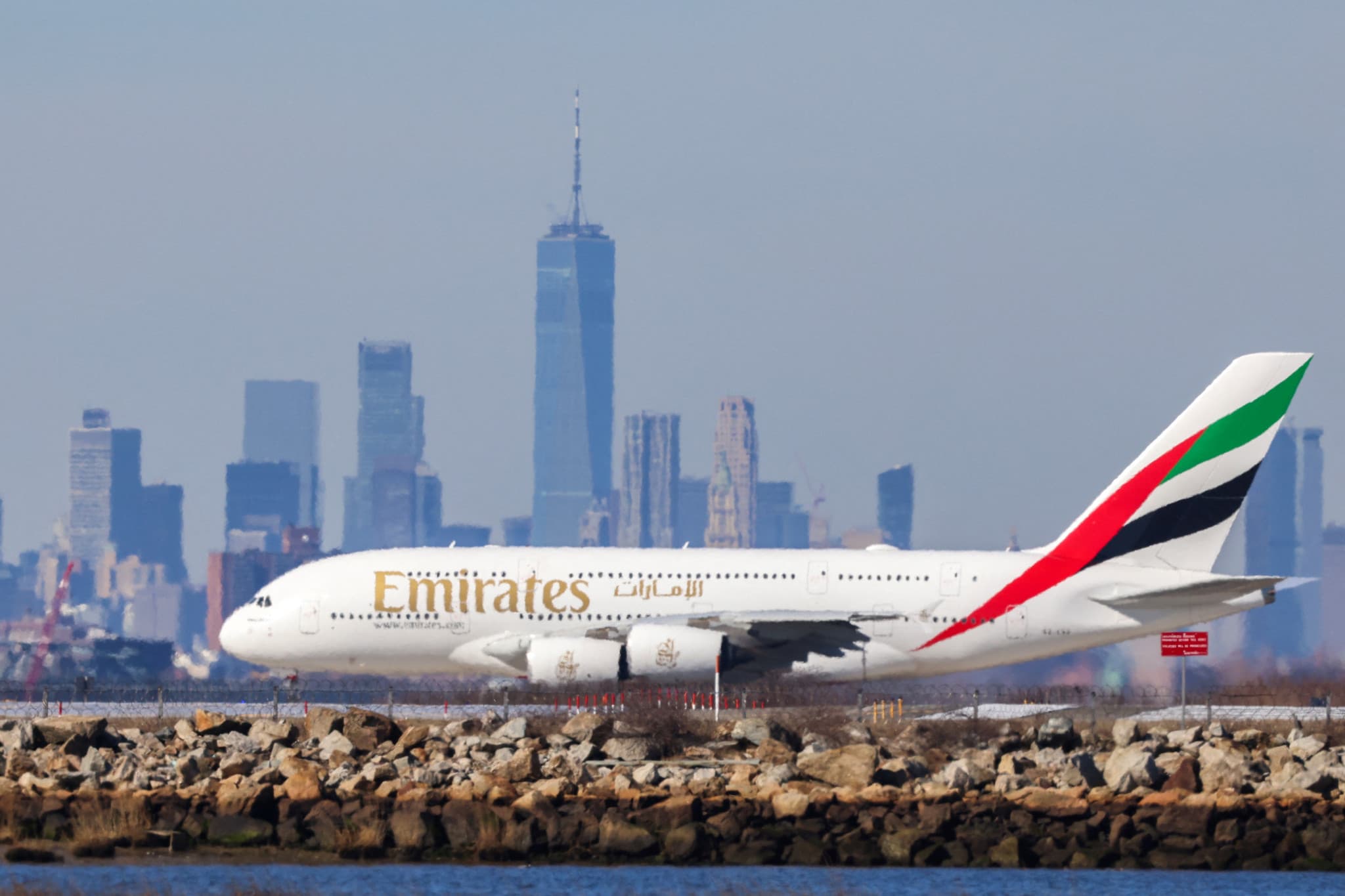 Transport aérien: Trois cent septante-trois passagers bloqués plus de dix heures dans un A380 d’Emirates