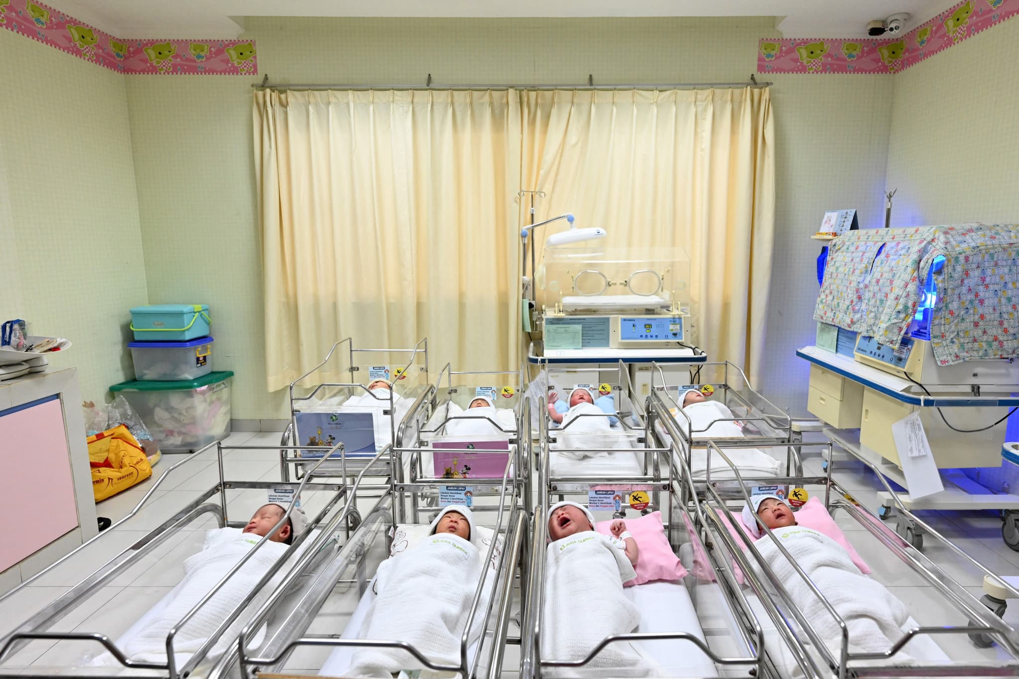 Entre l’Indonésie et Singapour: La cheffe d’un trafic de bébés condamnée à 7 ans de prison