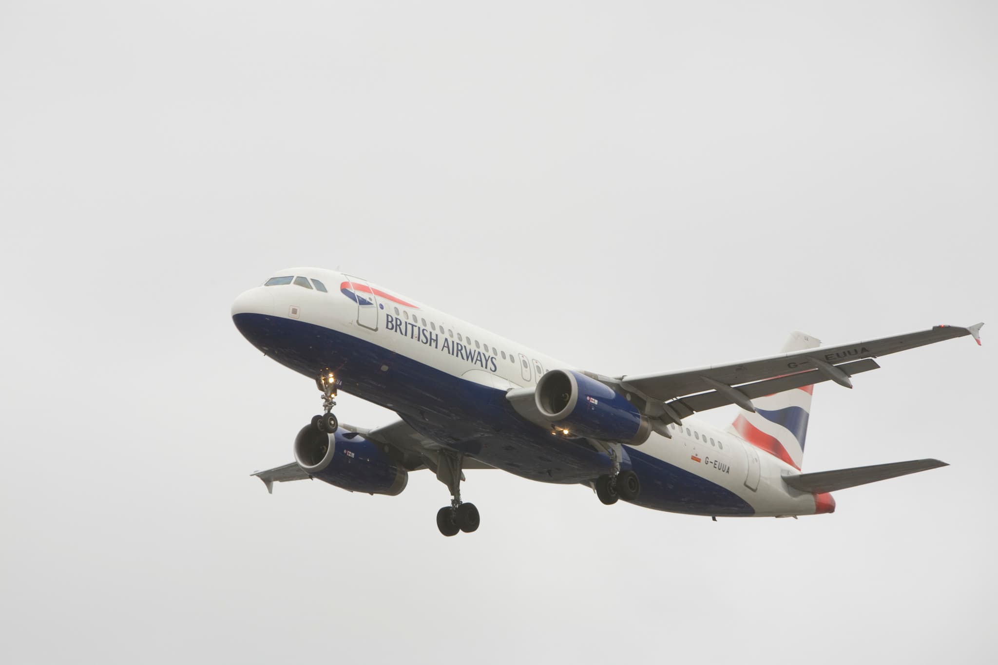 Incident aérien: Un vol British Airways perd de l’altitude et doit faire demi-tour en urgence