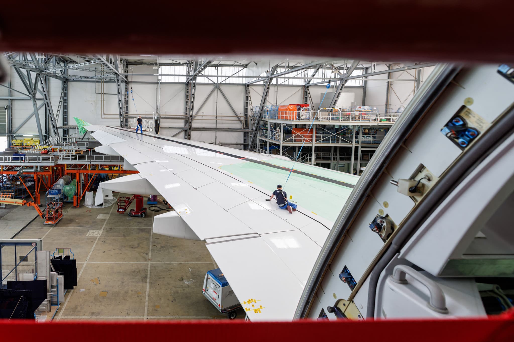 Sécurité aérienne: Des fissures sur les ailes forcent l’inspection de 16 Airbus A380