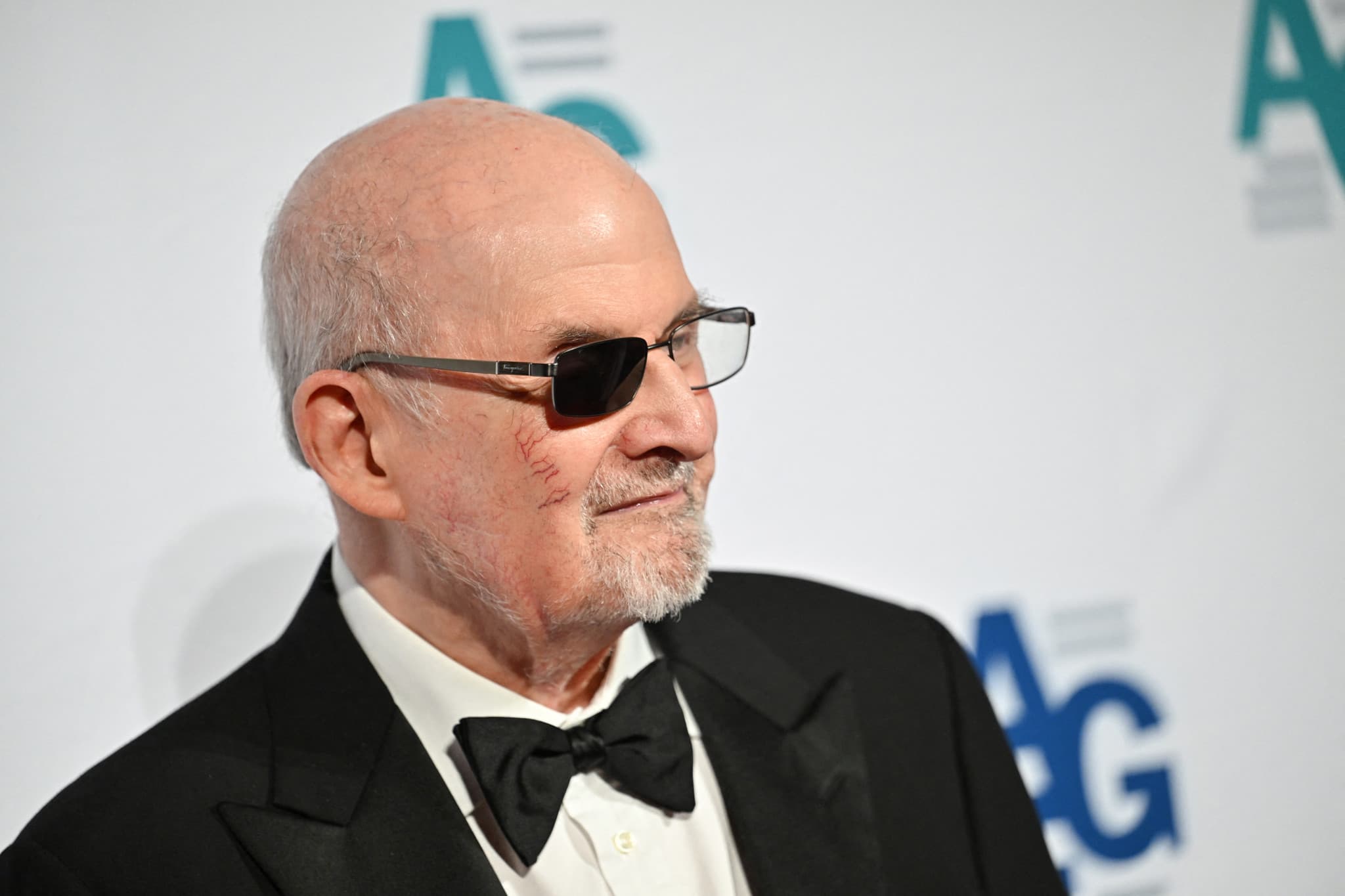Attaque contre Salman Rushdie: L’assaillant de l’écrivain reconnu coupable de terrorisme