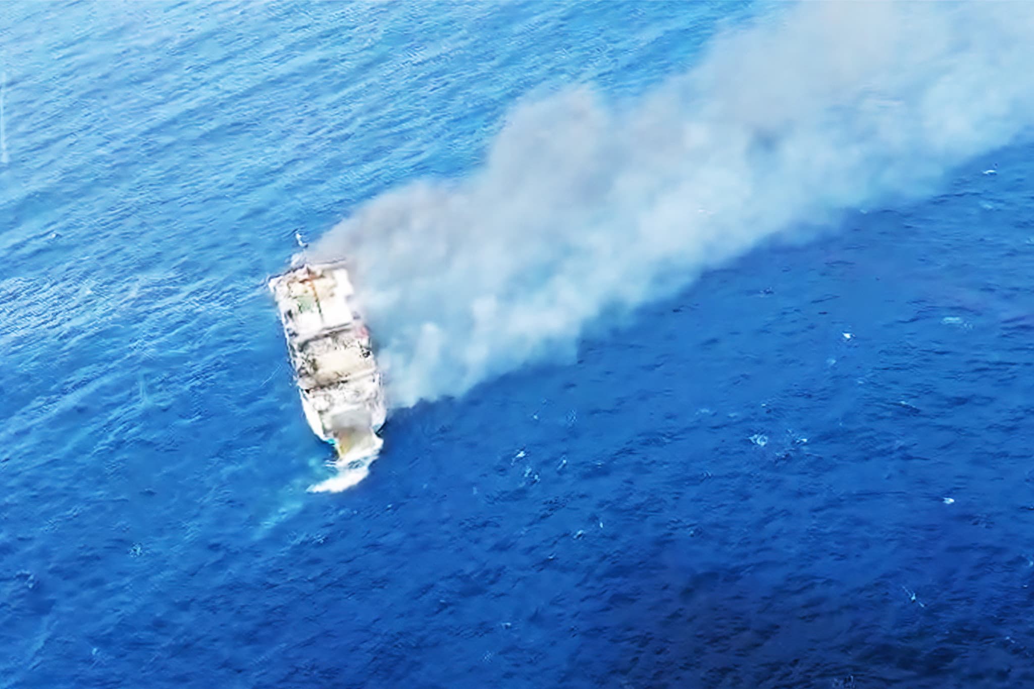Indonésie: Un ferry prend feu entre Bali et Lombok, une passagère décède