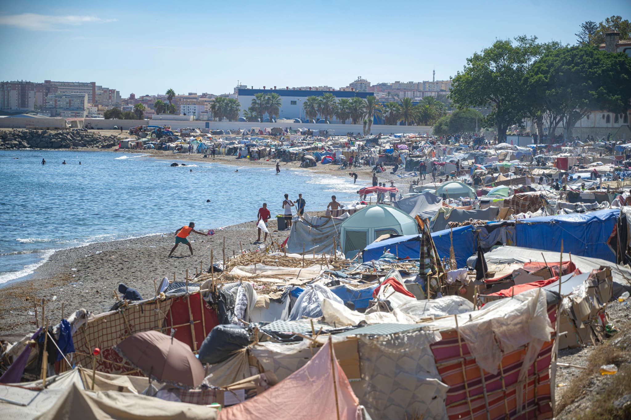 Afflux migratoire de Ceuta: Le calvaire des migrants bloqués depuis deux mois sur une plage à Ceuta