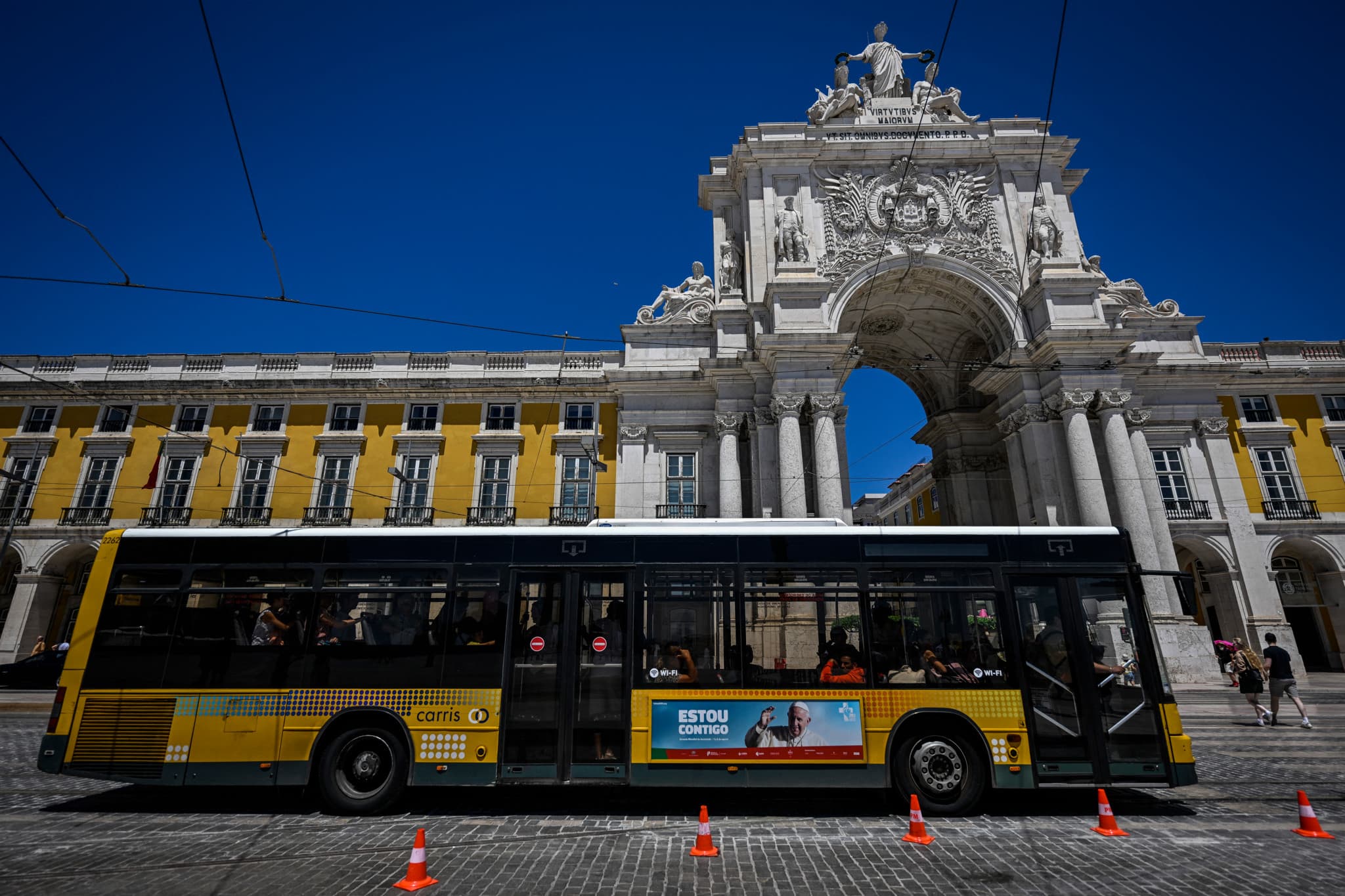 Accident mortel au Portugal: Un bus percute mortellement deux personnes et fait 20 blessés à Lisbonne