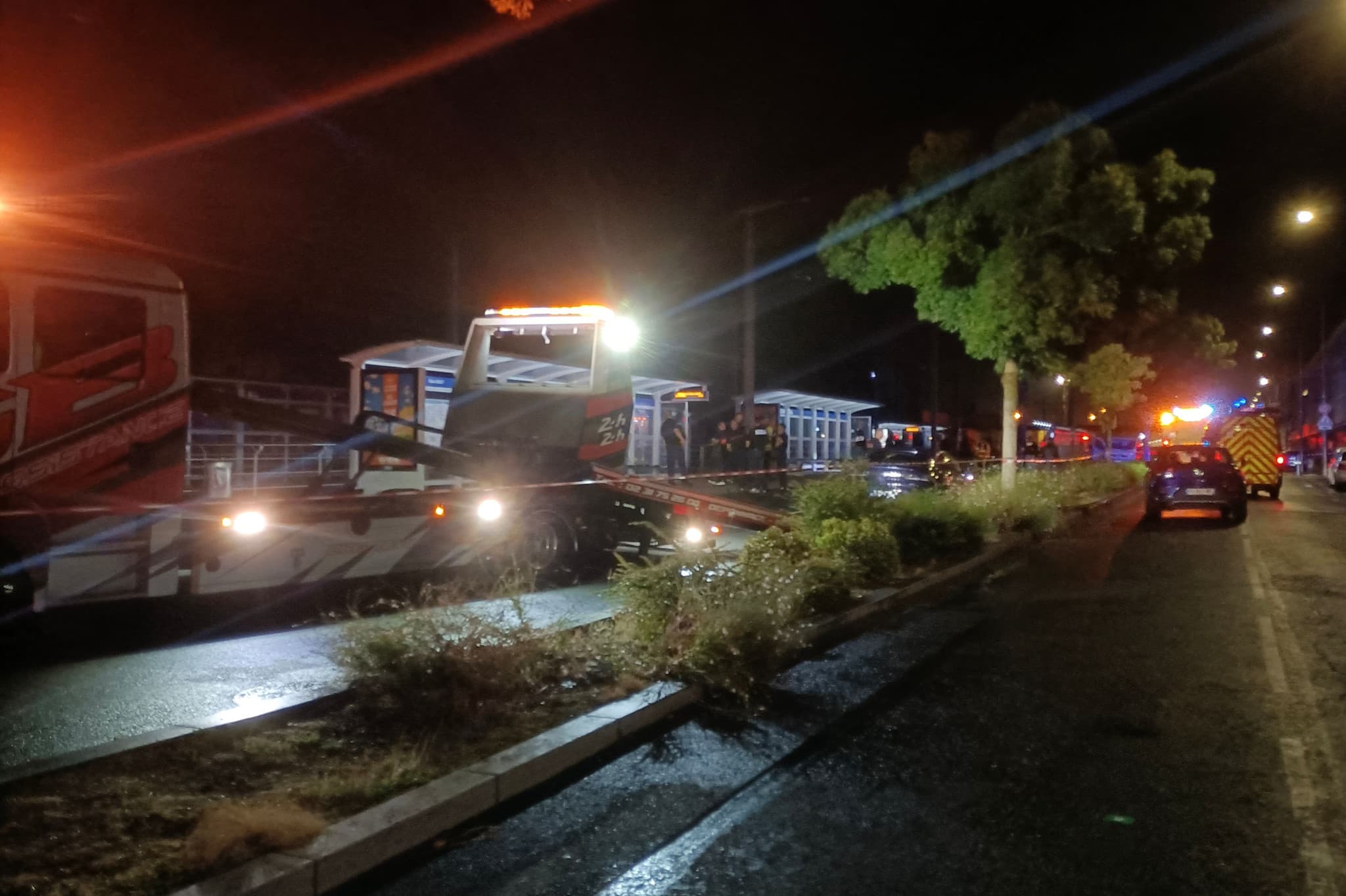 Voiture-bélier à Caen: Une auto fonce sur un groupe de piétons, un mort et dix blessés