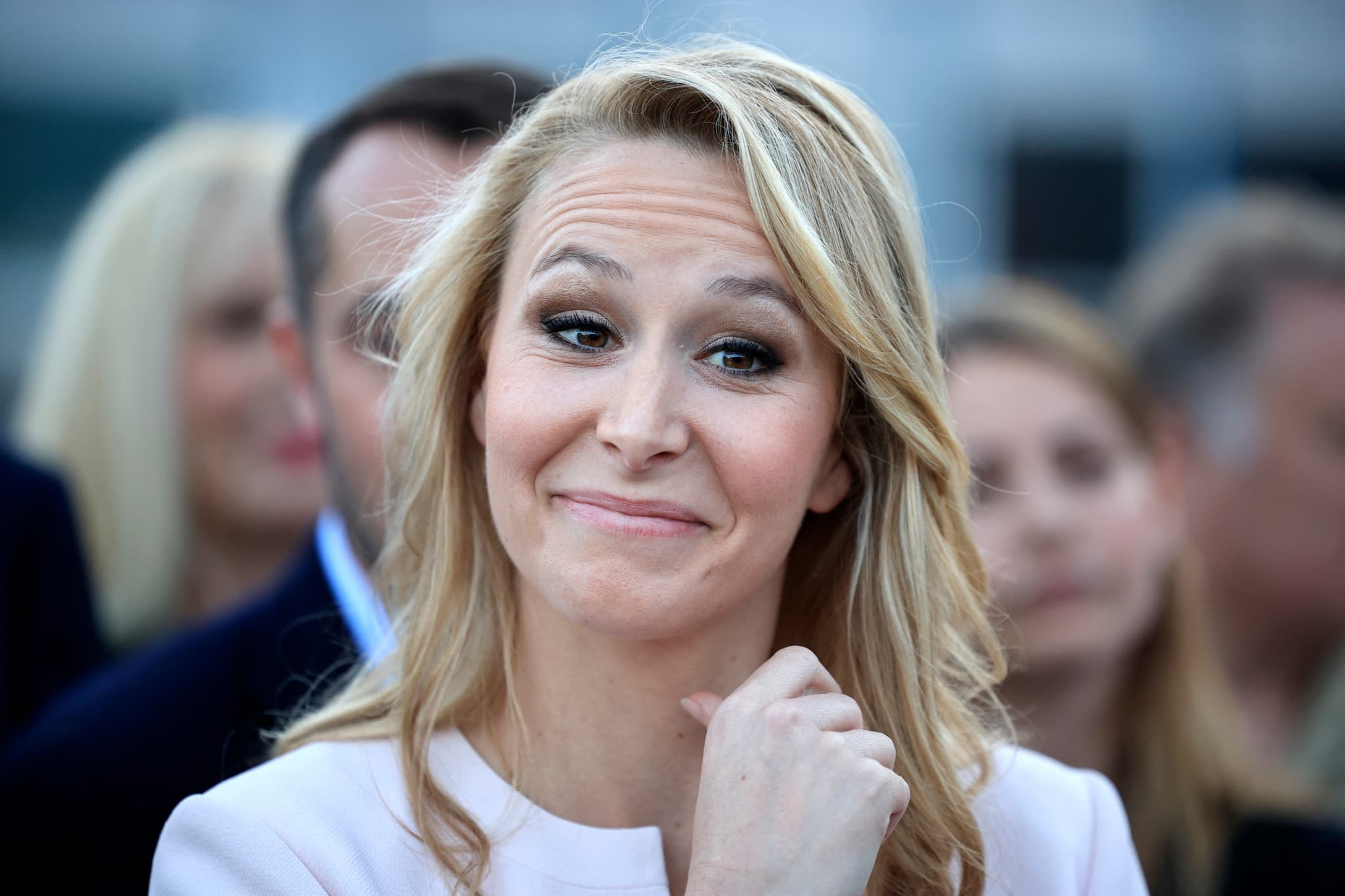 Extrême droite française: Marion Maréchal de retour chez les Le Pen, Bardella tremble